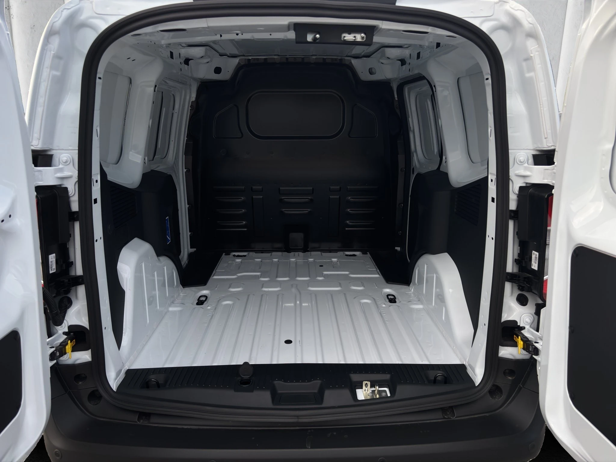 Ford-Transit Courier-image-17
