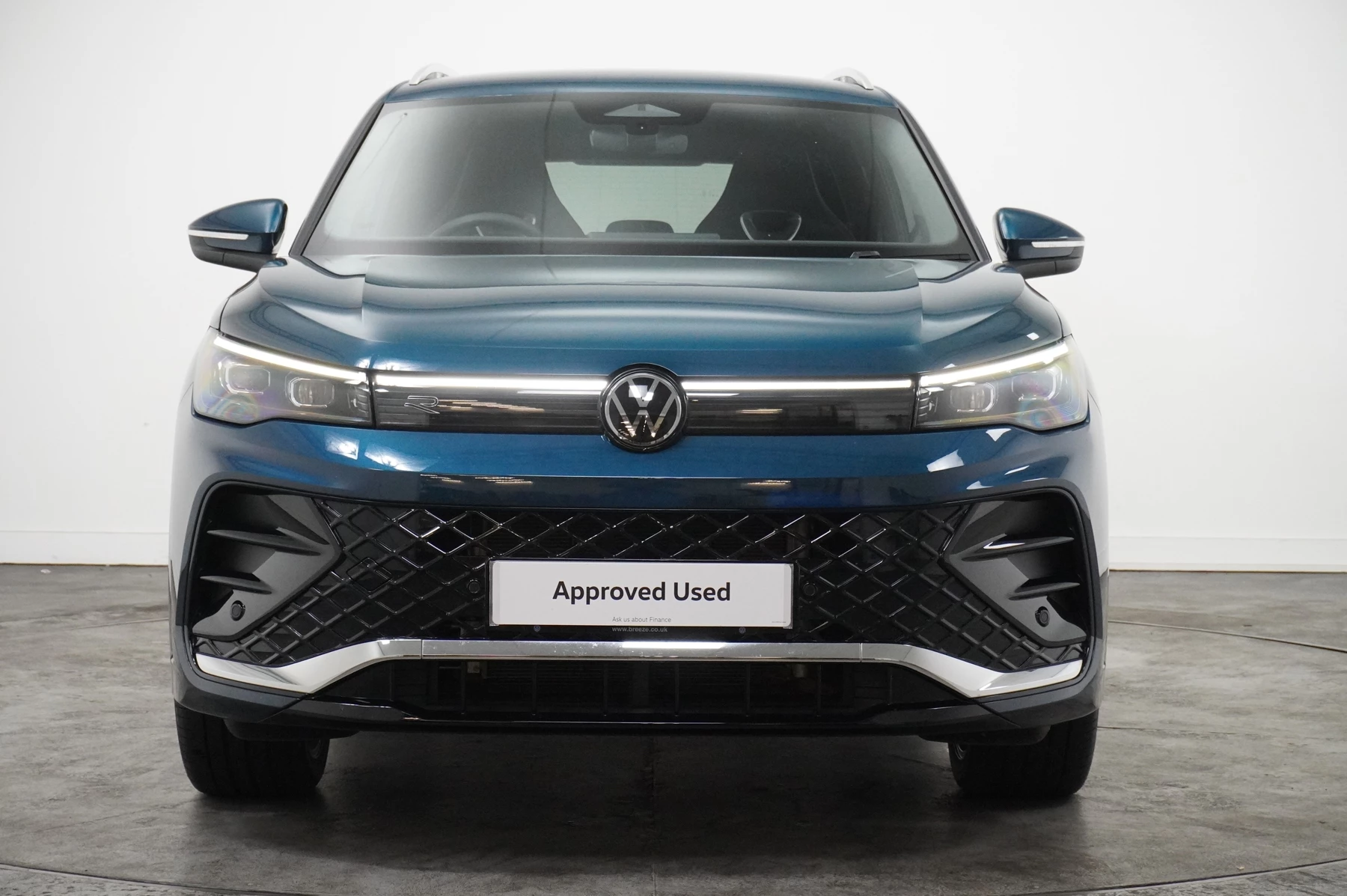 Volkswagen-Tiguan-image-6