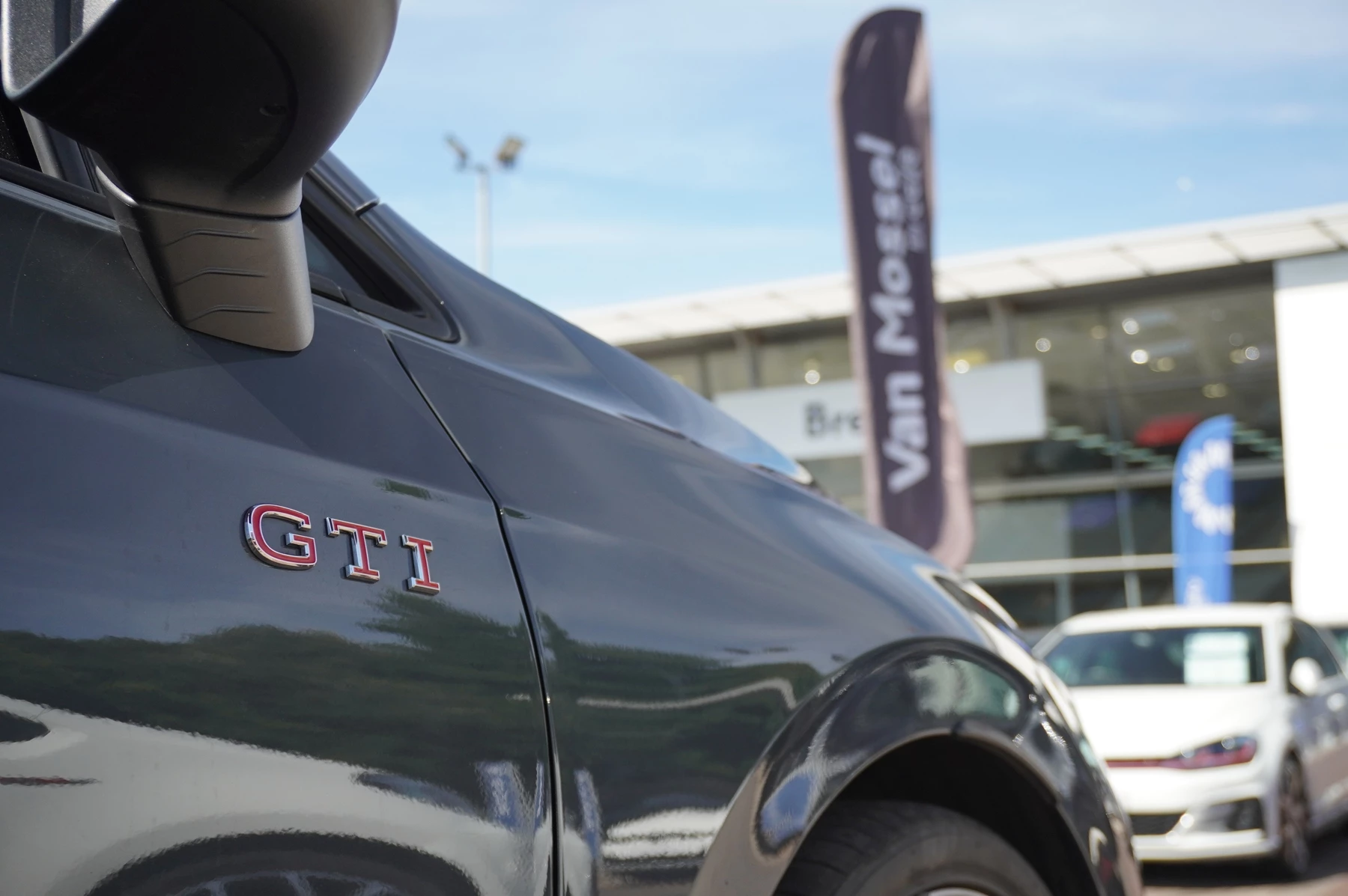 Volkswagen-Golf-image-37