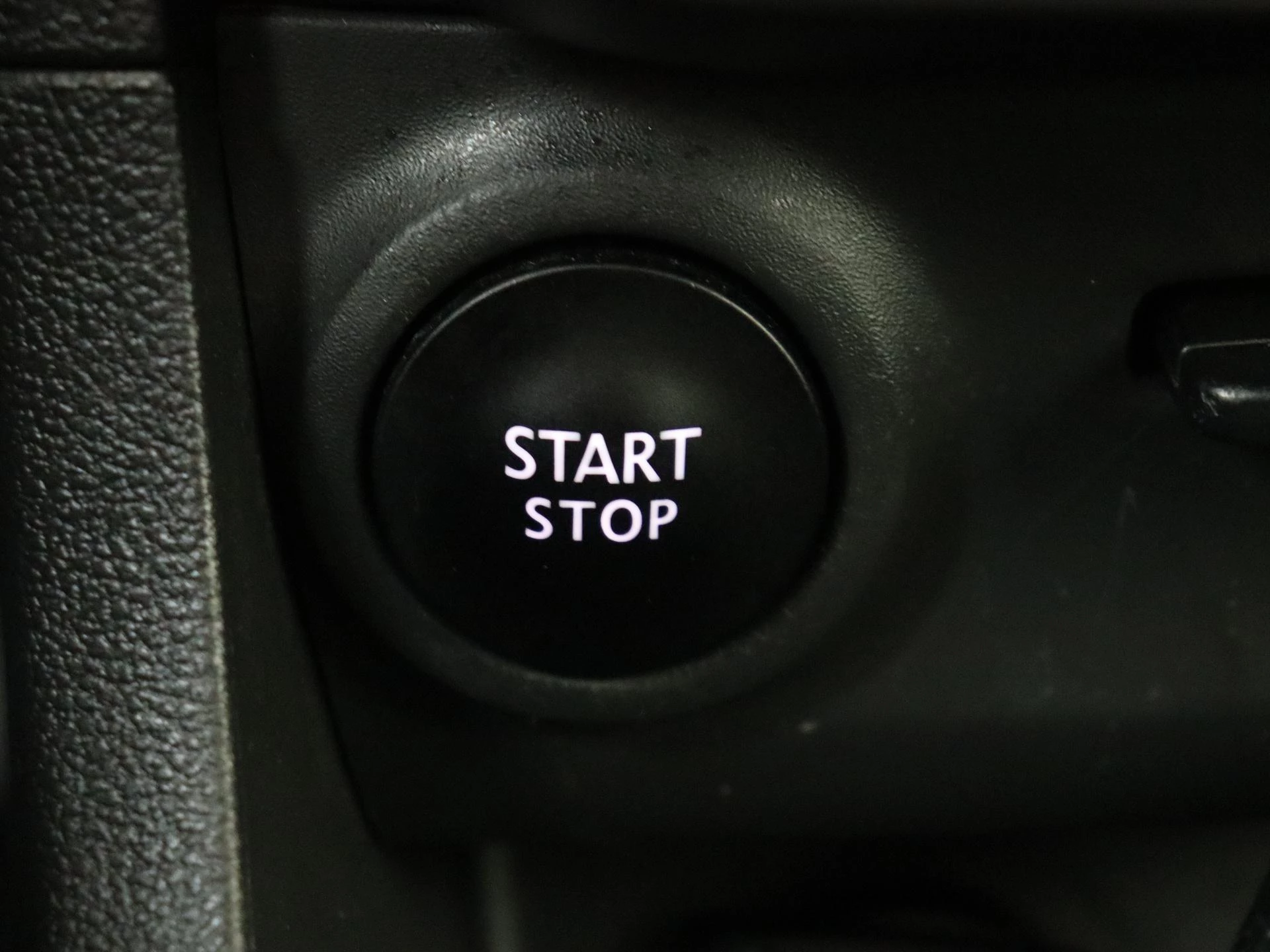 Renault-Clio-image-23