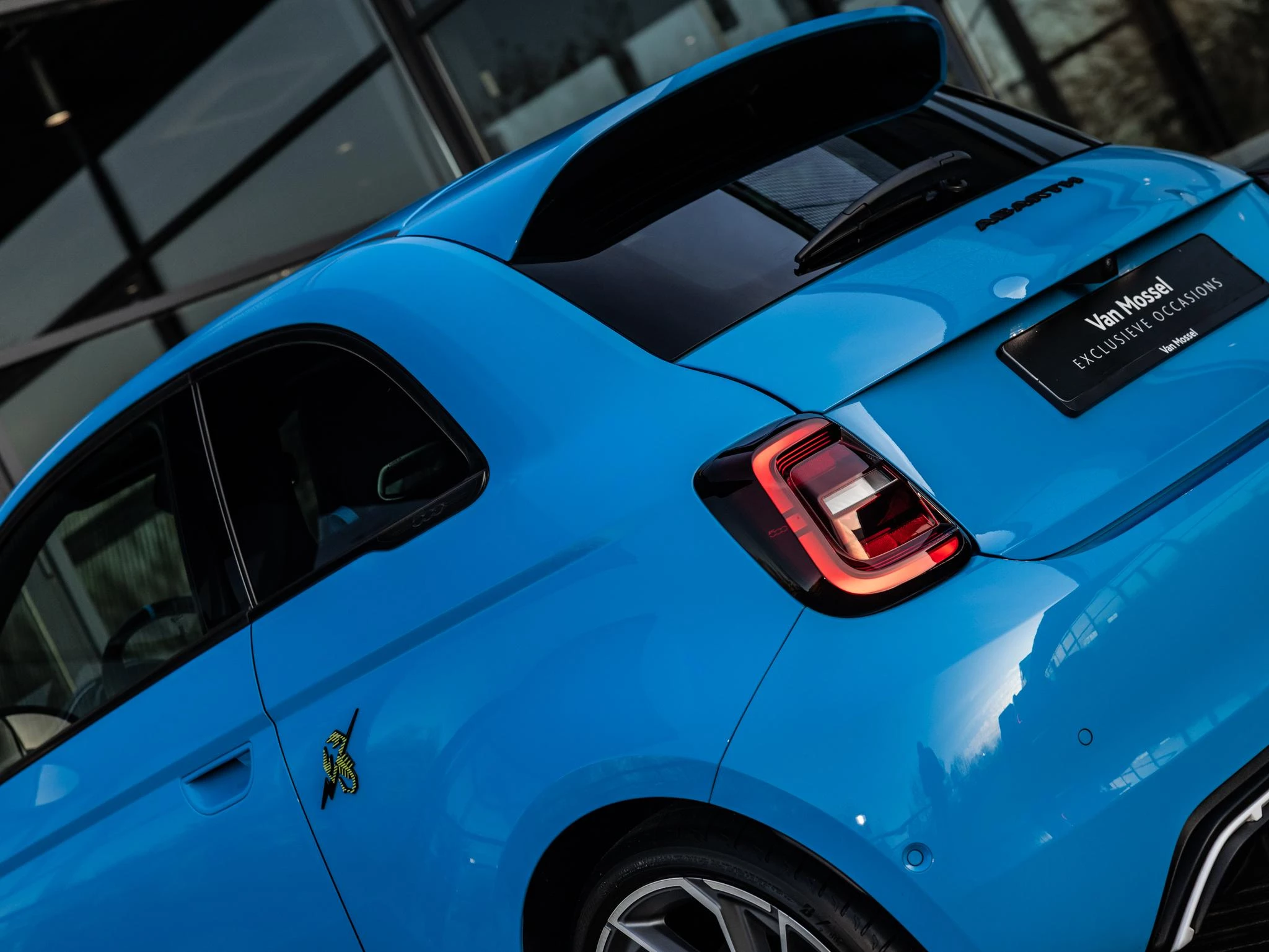 Abarth-500e-image-18