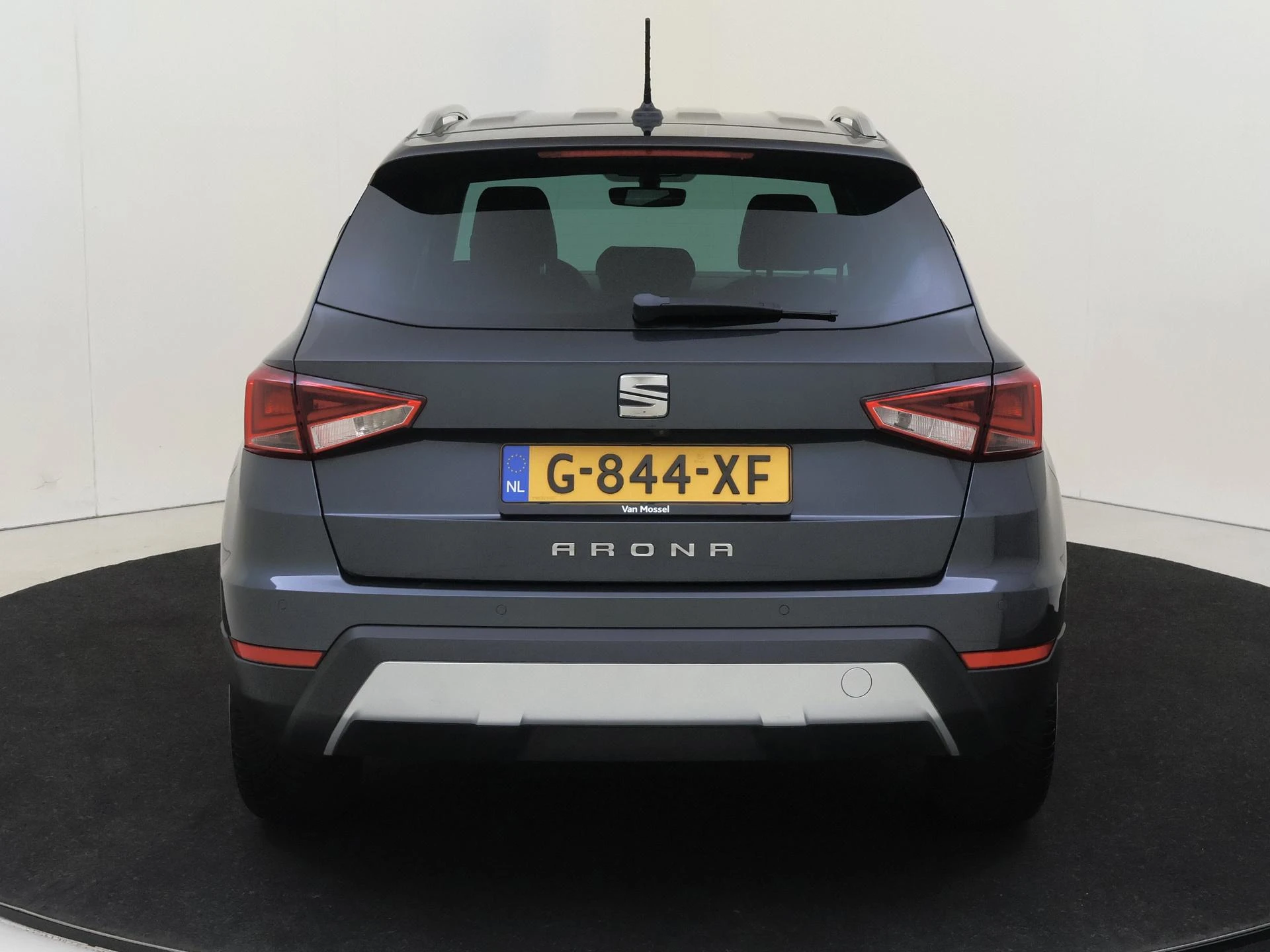 SEAT-Arona-image-6