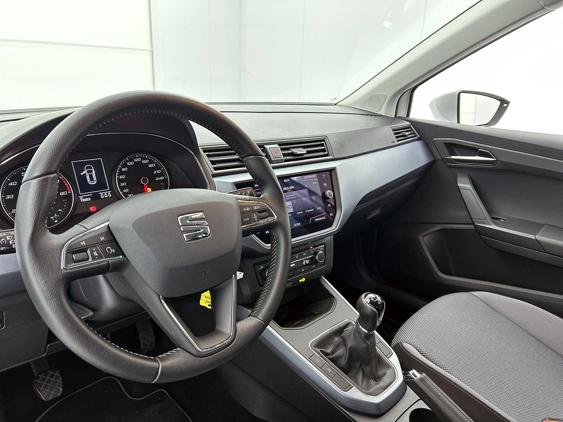 SEAT-Arona-image-16