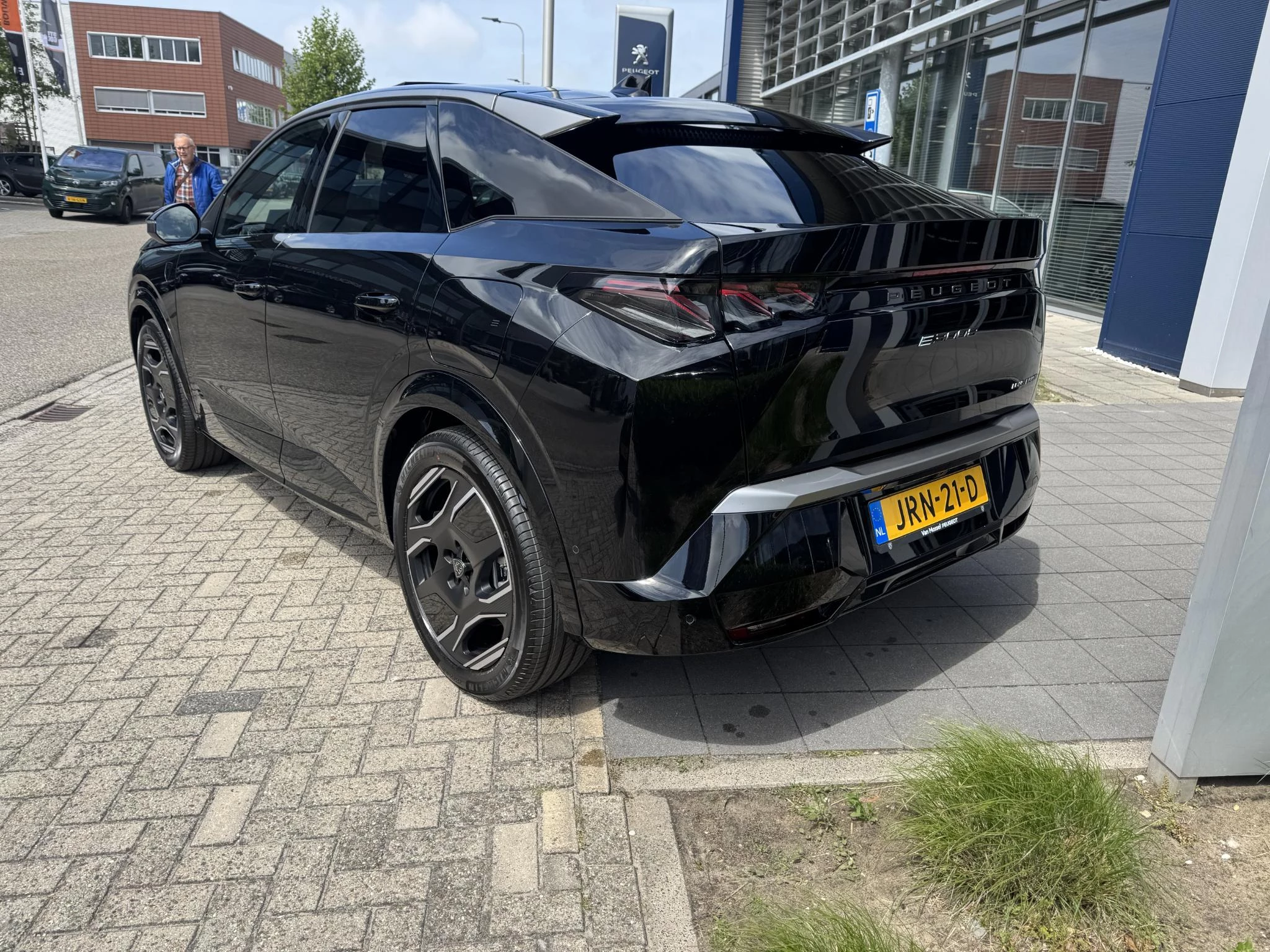 Peugeot e-3008 GT Long Range 230 97 kWh