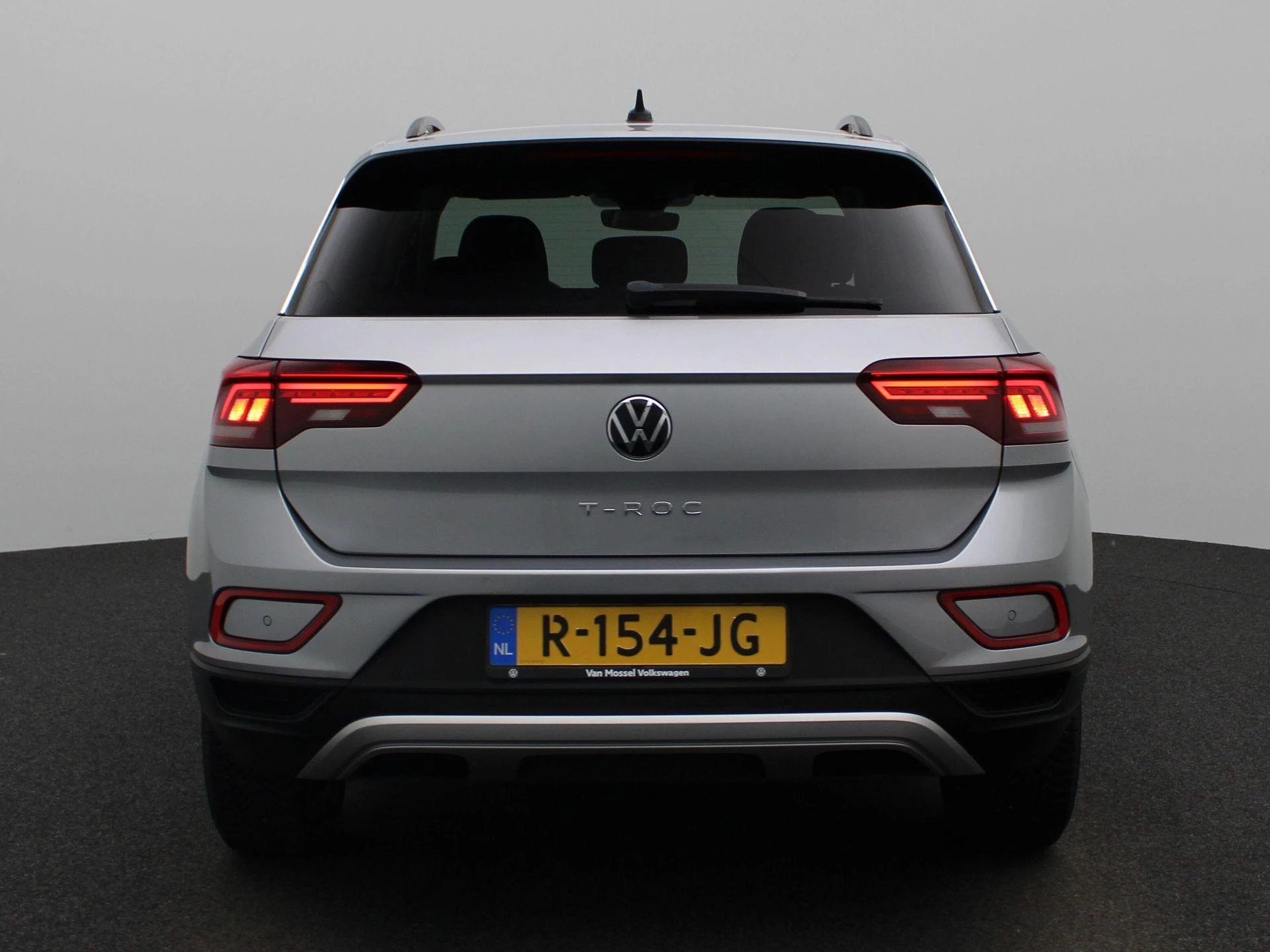 Volkswagen-T-Roc-image-4