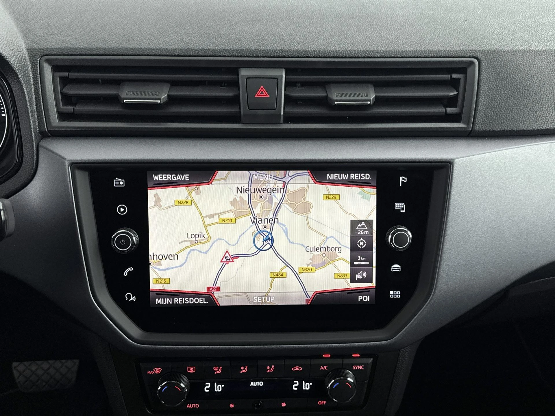 SEAT-Arona-image-13