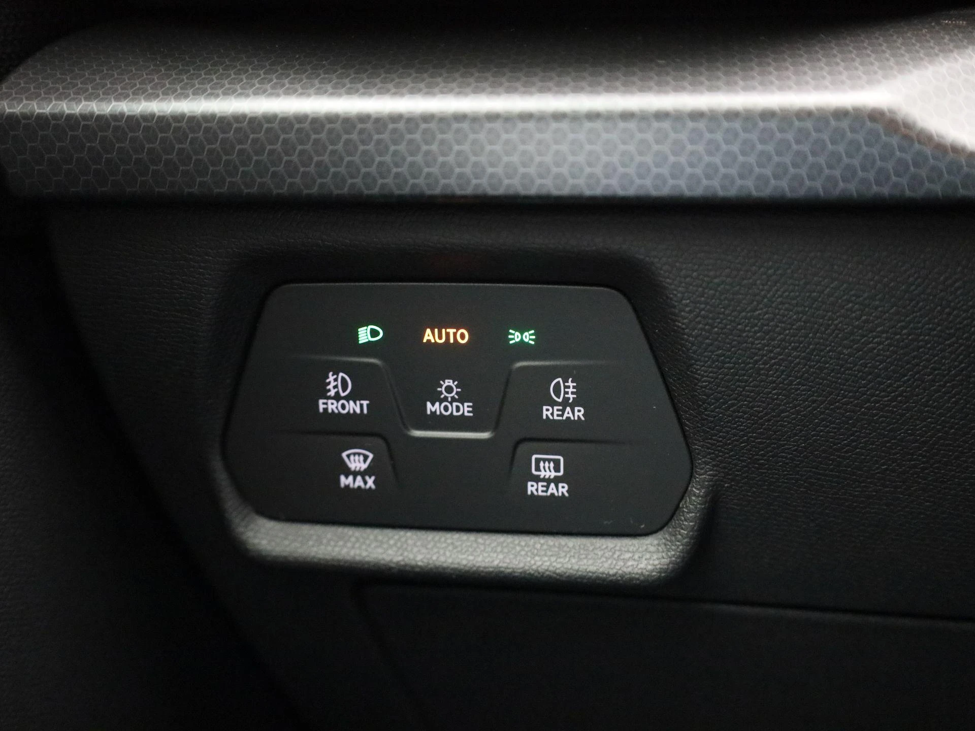 SEAT-Leon-image-18