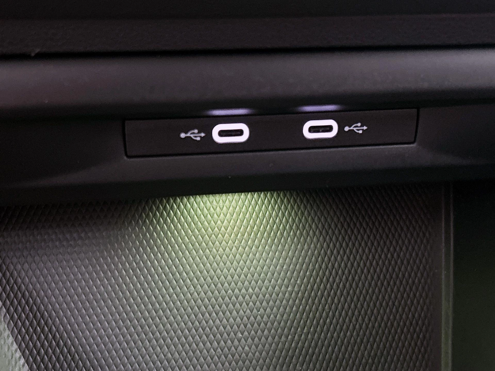 Volkswagen-Golf-image-40