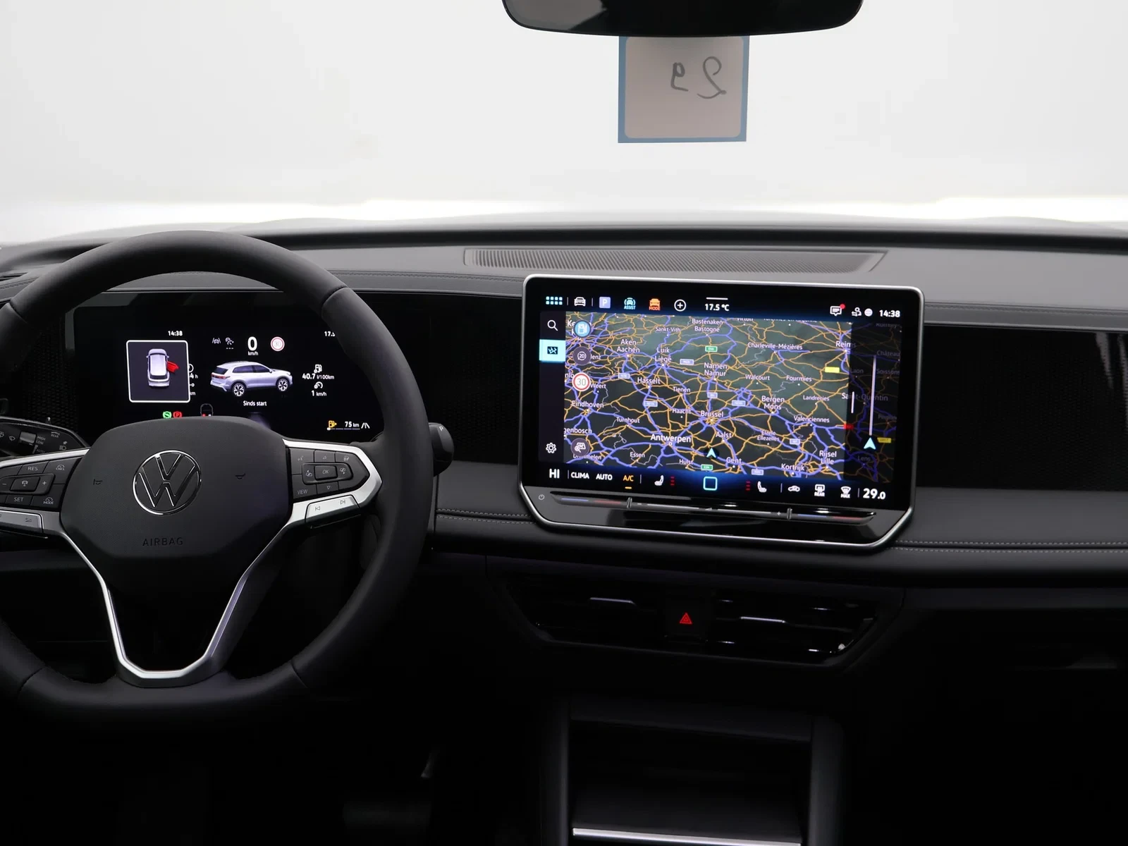 Volkswagen-Tiguan-image-9
