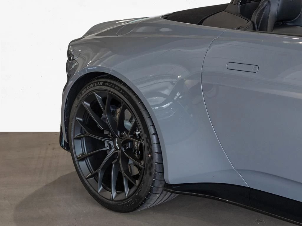 Aston Martin V8 Vantage Roadster Aston Martin Hamburg