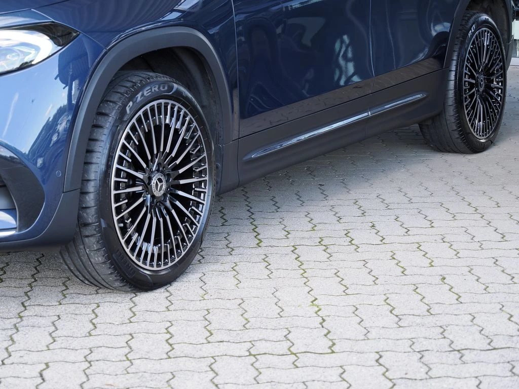 Mercedes-Benz-EQB 300-image-6
