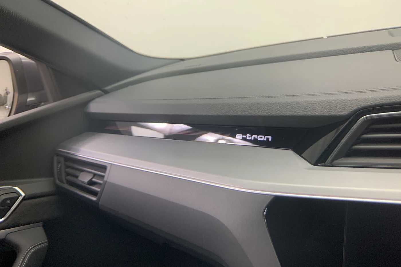 Audi-e-tron-image-16