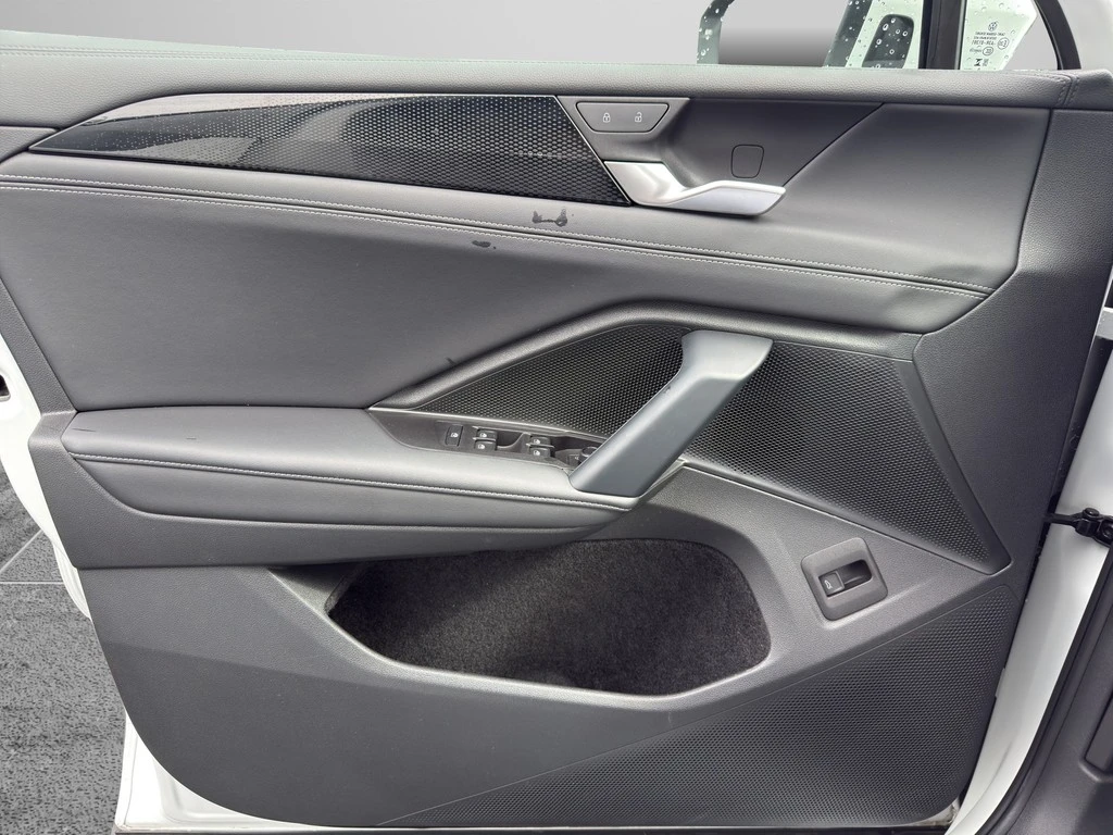 Volkswagen-Tiguan-image-13