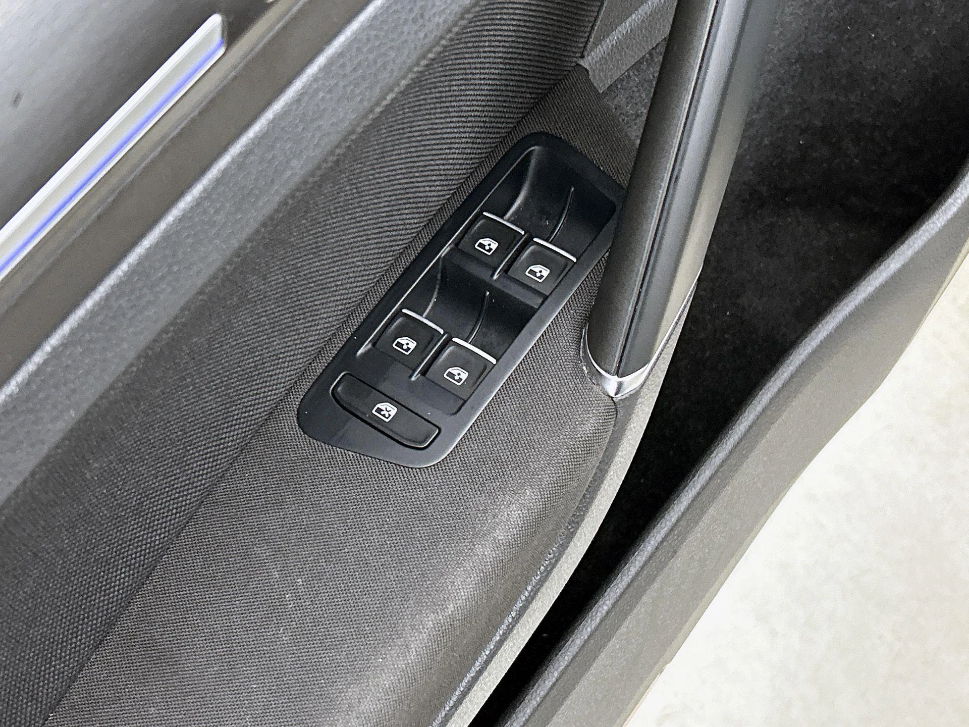 Volkswagen-Golf-image-21