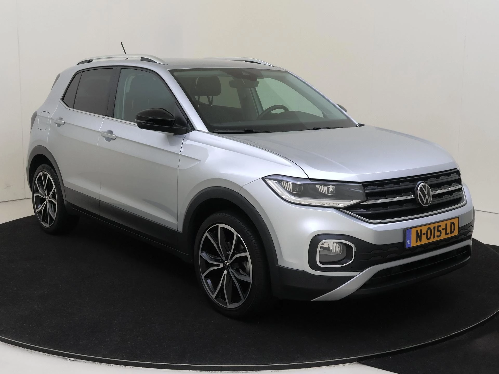 Volkswagen-T-Cross-image-1