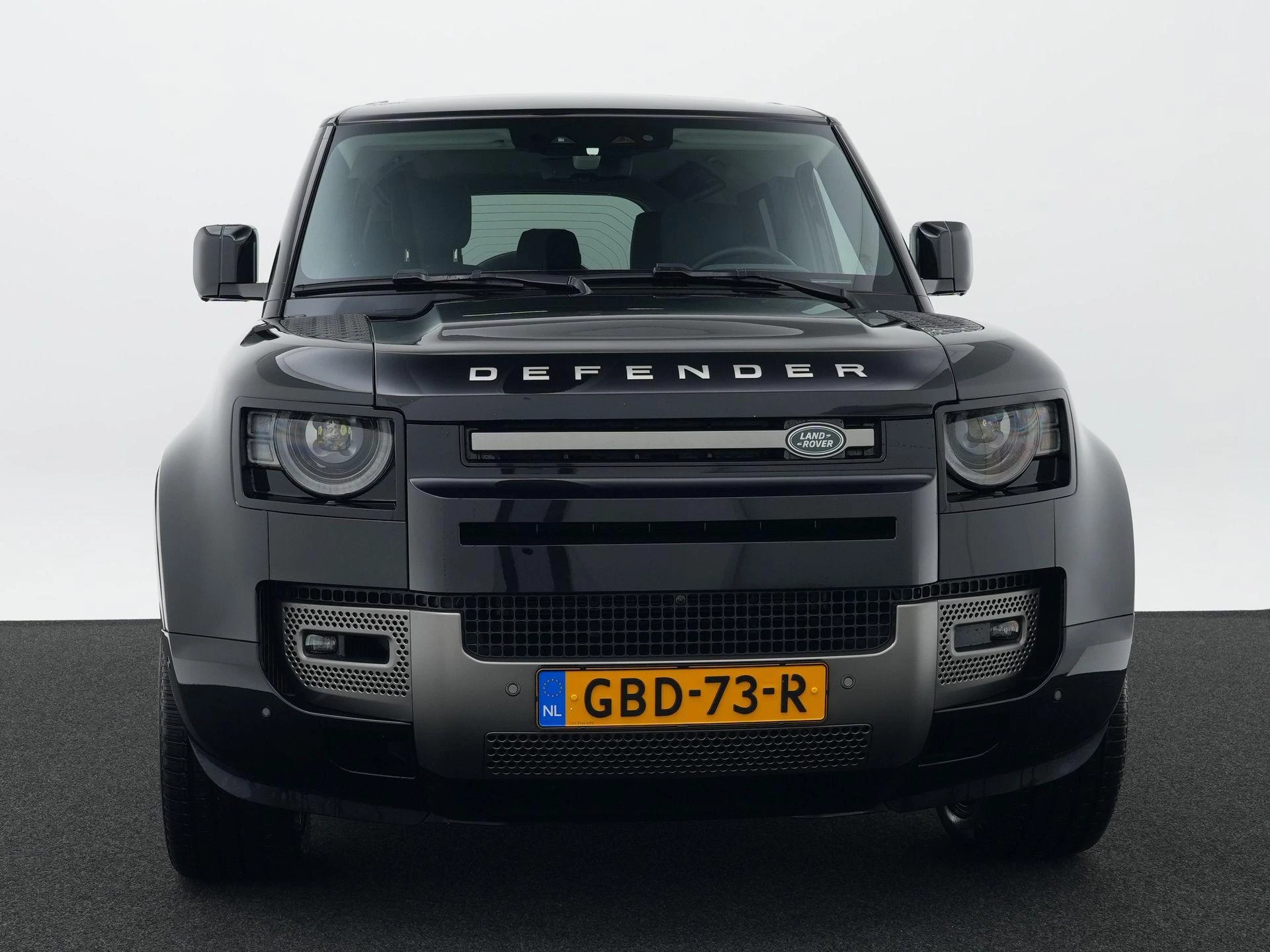 Land Rover-Defender-image-3