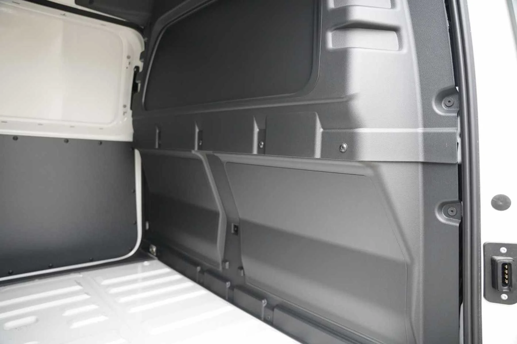 Volkswagen-Caddy-image-28