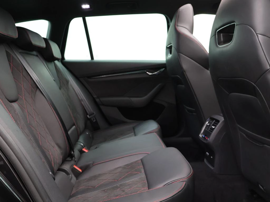 Škoda Octavia Combi RS Octavia Combi RS 2.0TSI 245PK *AUTOMAAT*PANODAK*ALCANTARA*LEDER*SPORTZETELS*TREKHAAK*CAMERA*ACC*PDC*...*