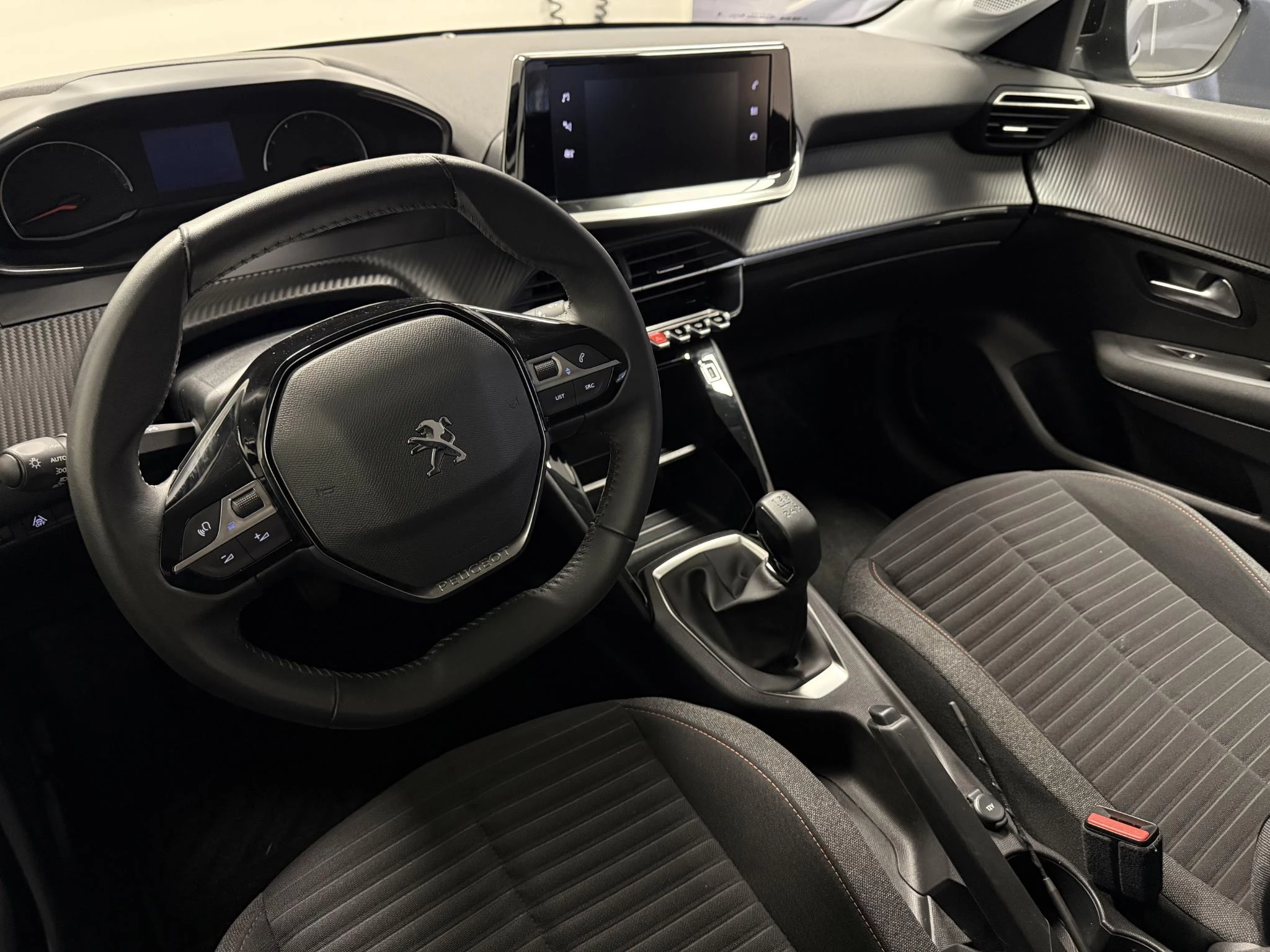 Peugeot-208-image-7