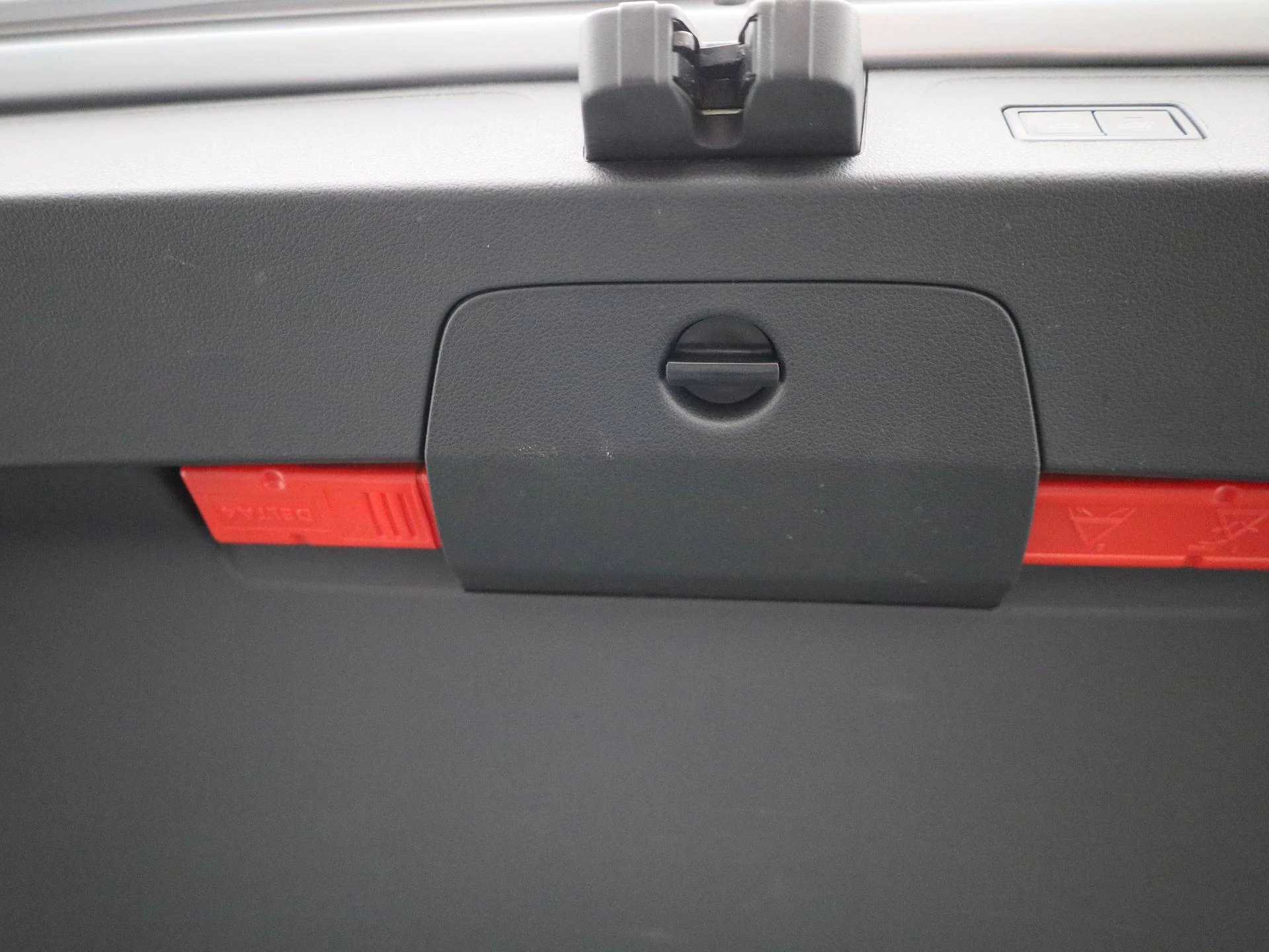 Volkswagen-Passat-image-13