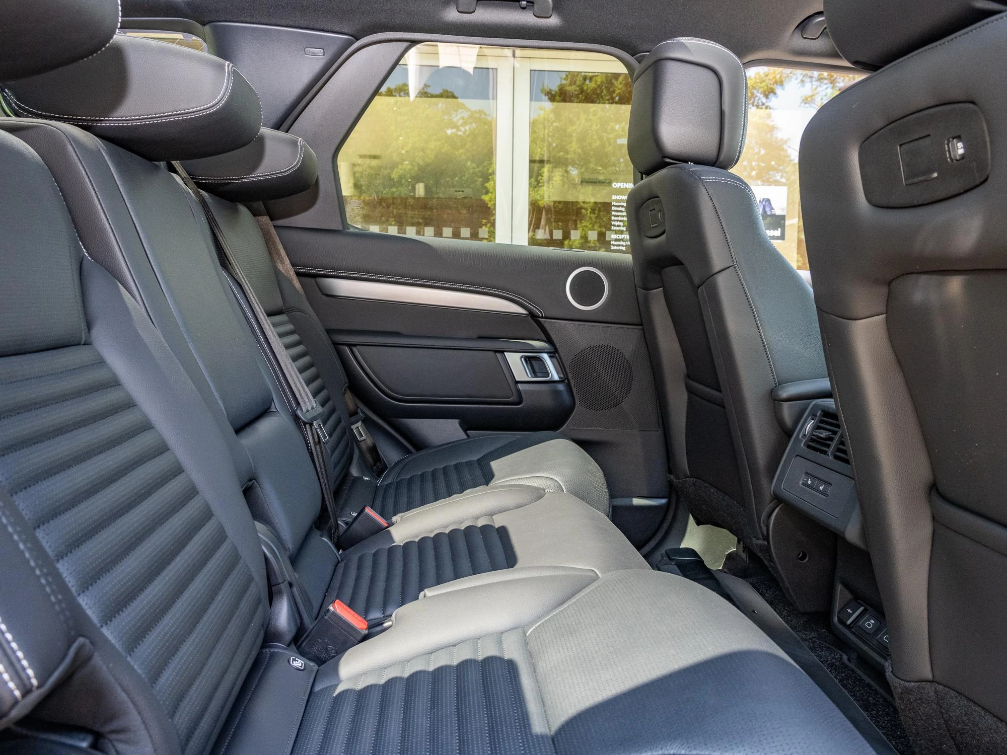 Land Rover Discovery D250 Dynamic SE AWD Auto. 25MY
