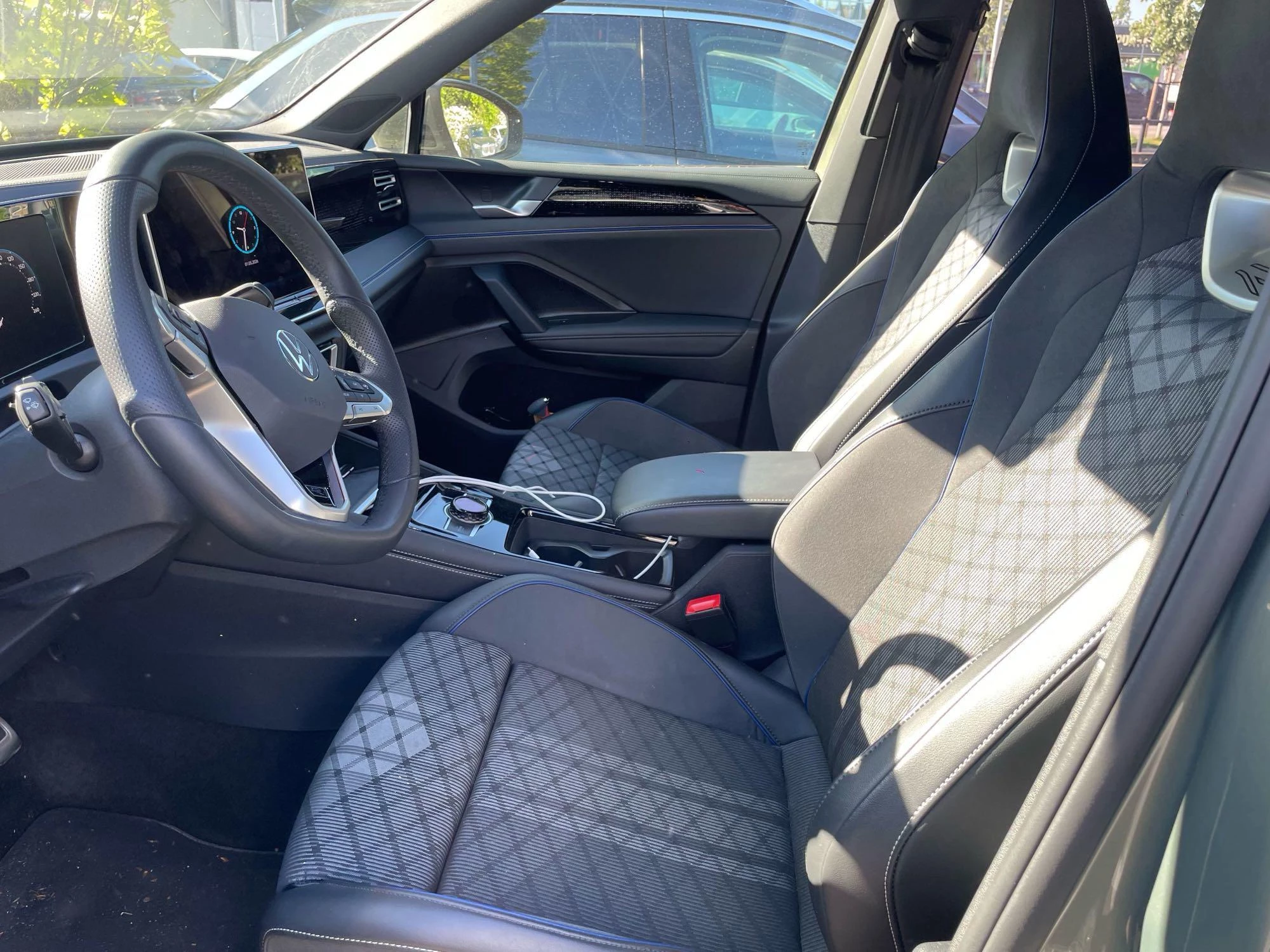 Volkswagen Tiguan 1.5 eHybrid R-Line Business | 204 PK |
