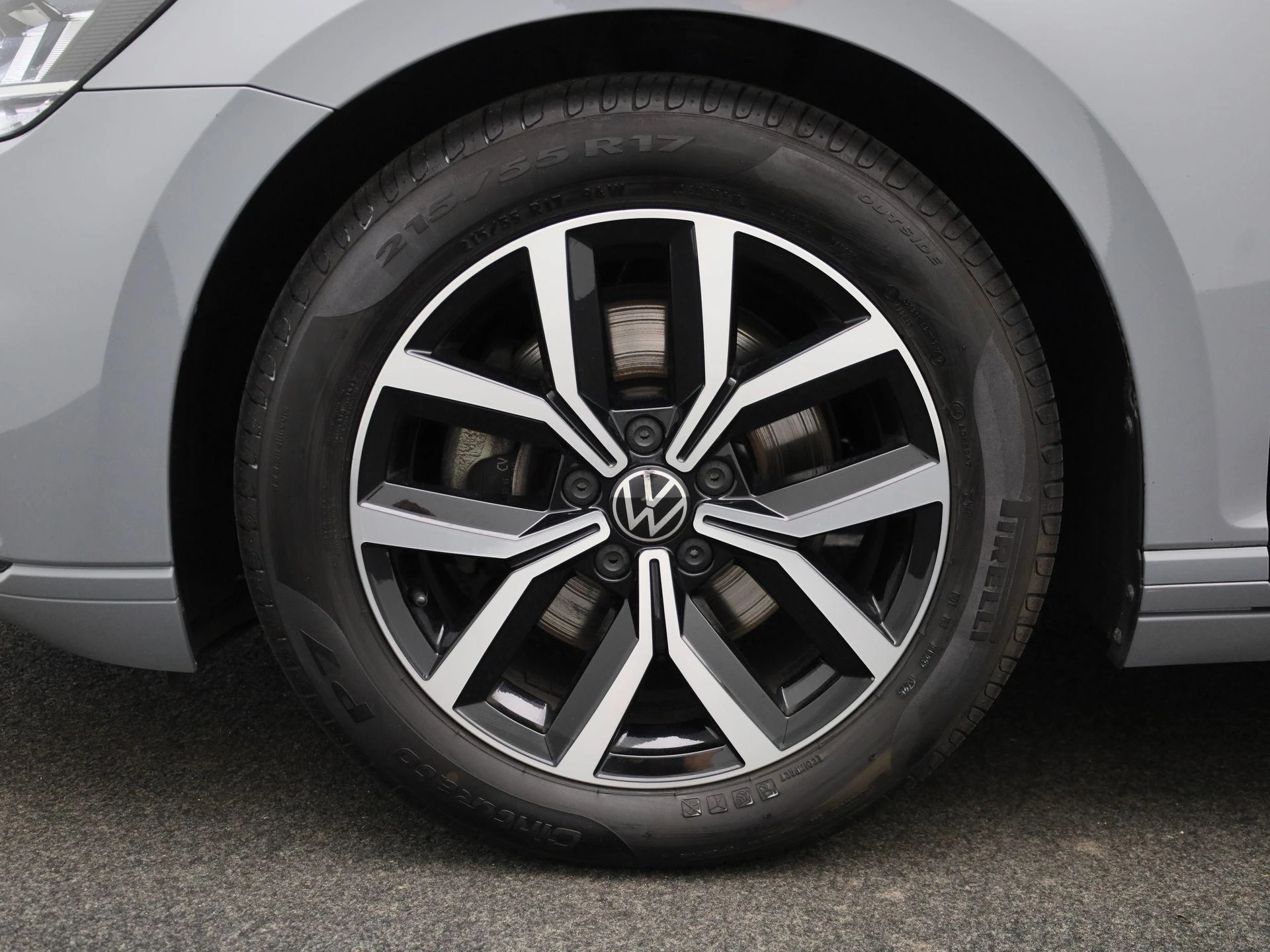 Volkswagen-Passat-image-12
