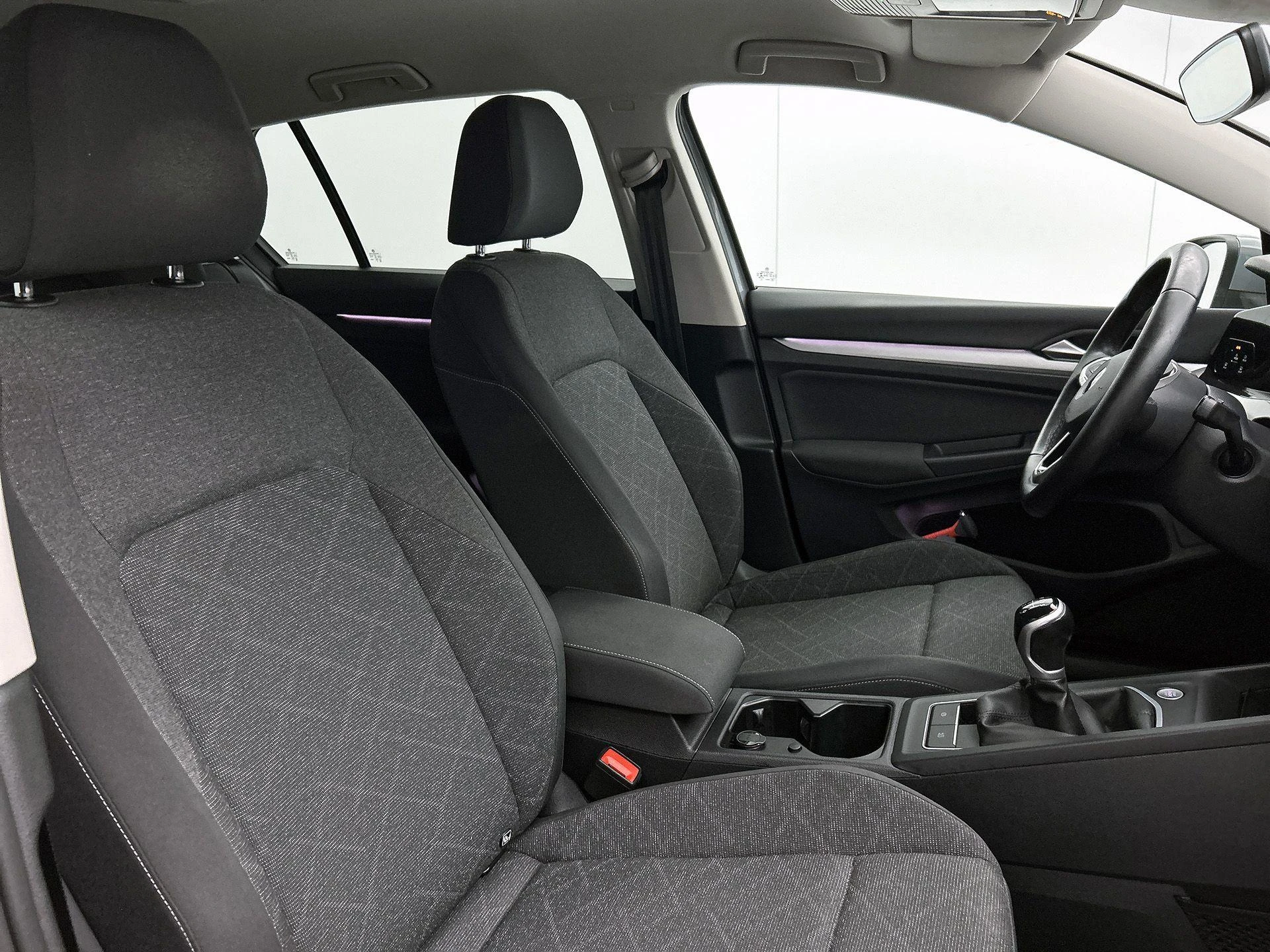 Volkswagen-Golf-image-31
