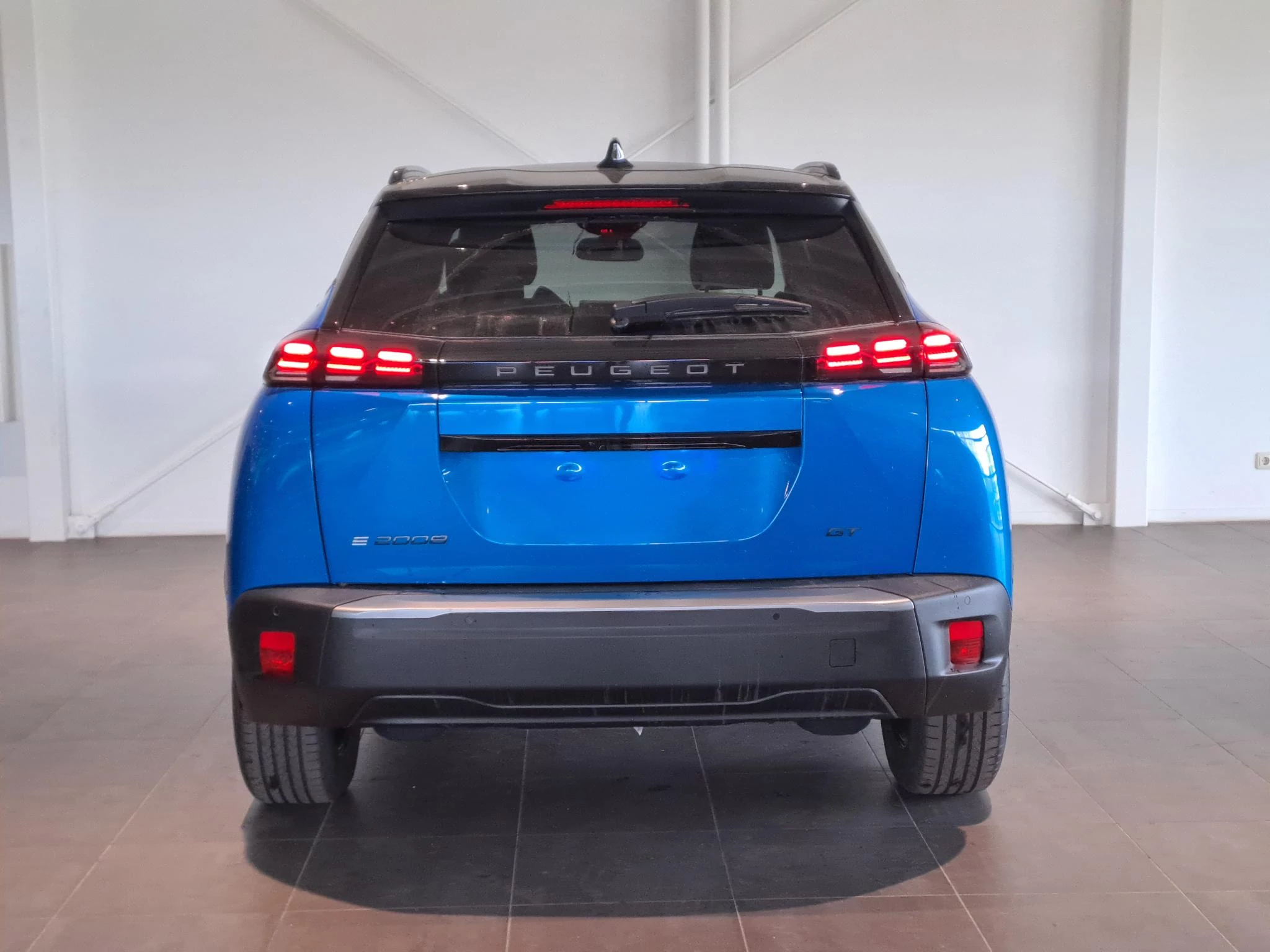 Peugeot-e-2008-image-4