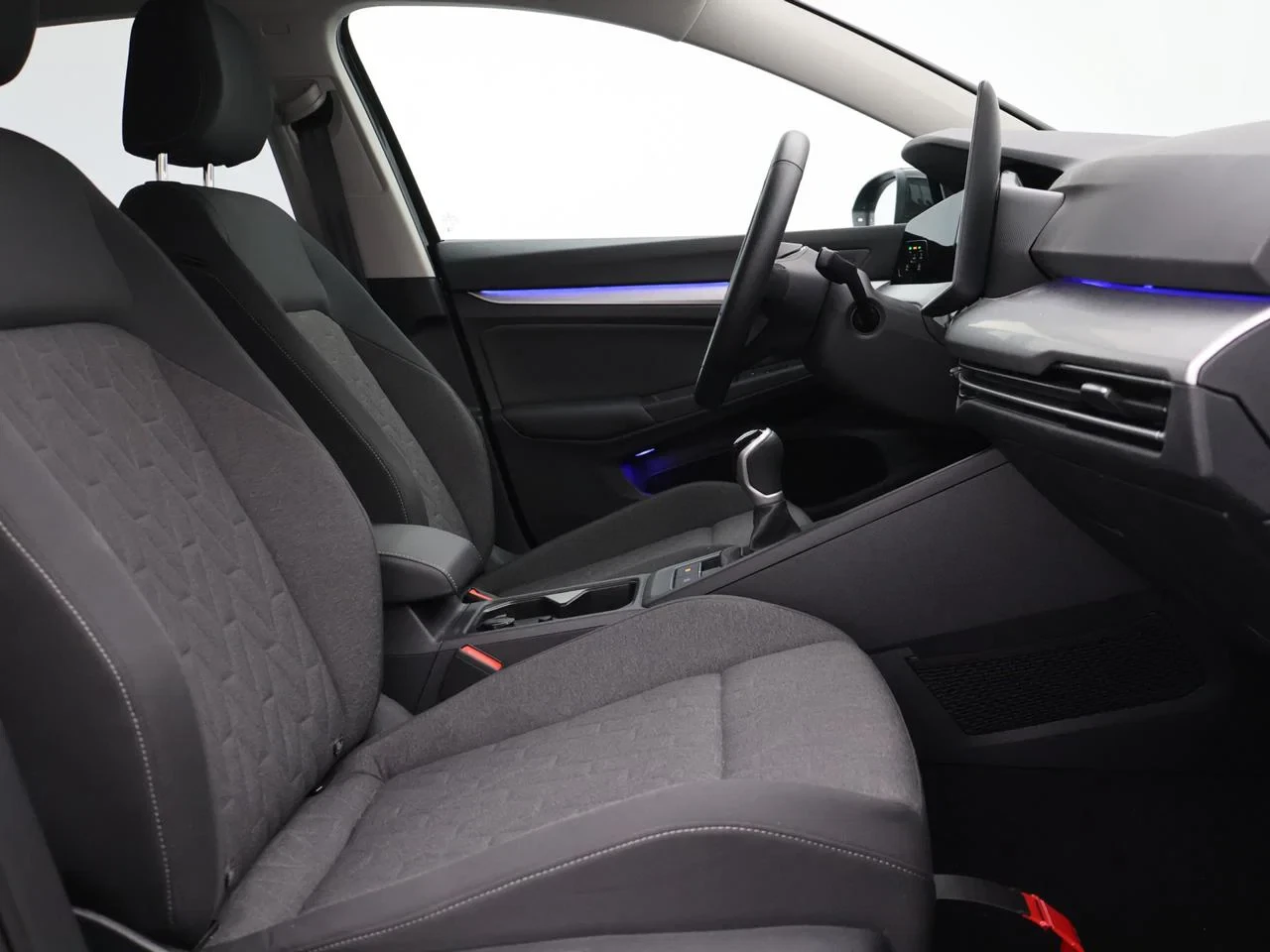 Volkswagen-Golf-image-8