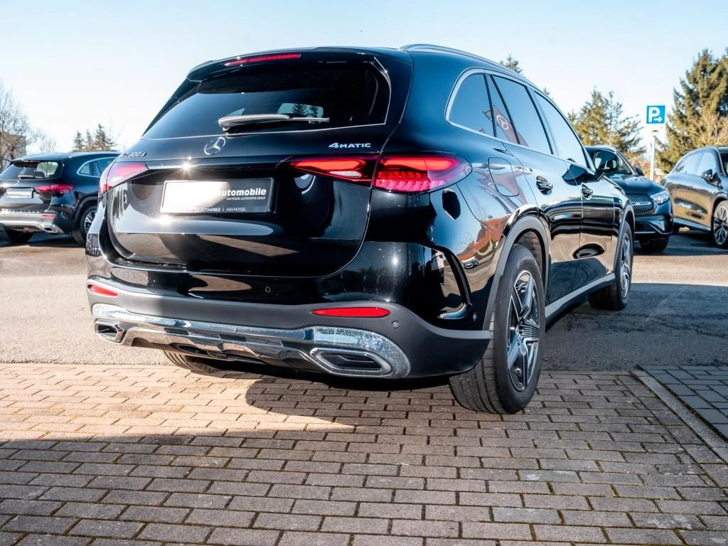 Mercedes-Benz-GLC 300 d-image-5