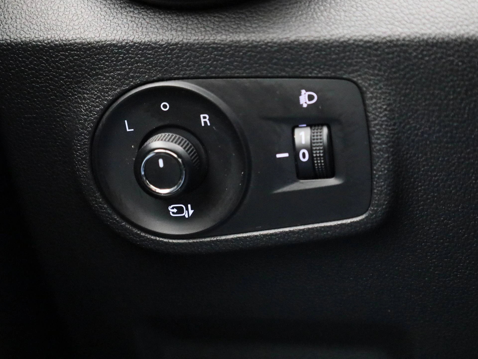 MG-ZS EV-image-19