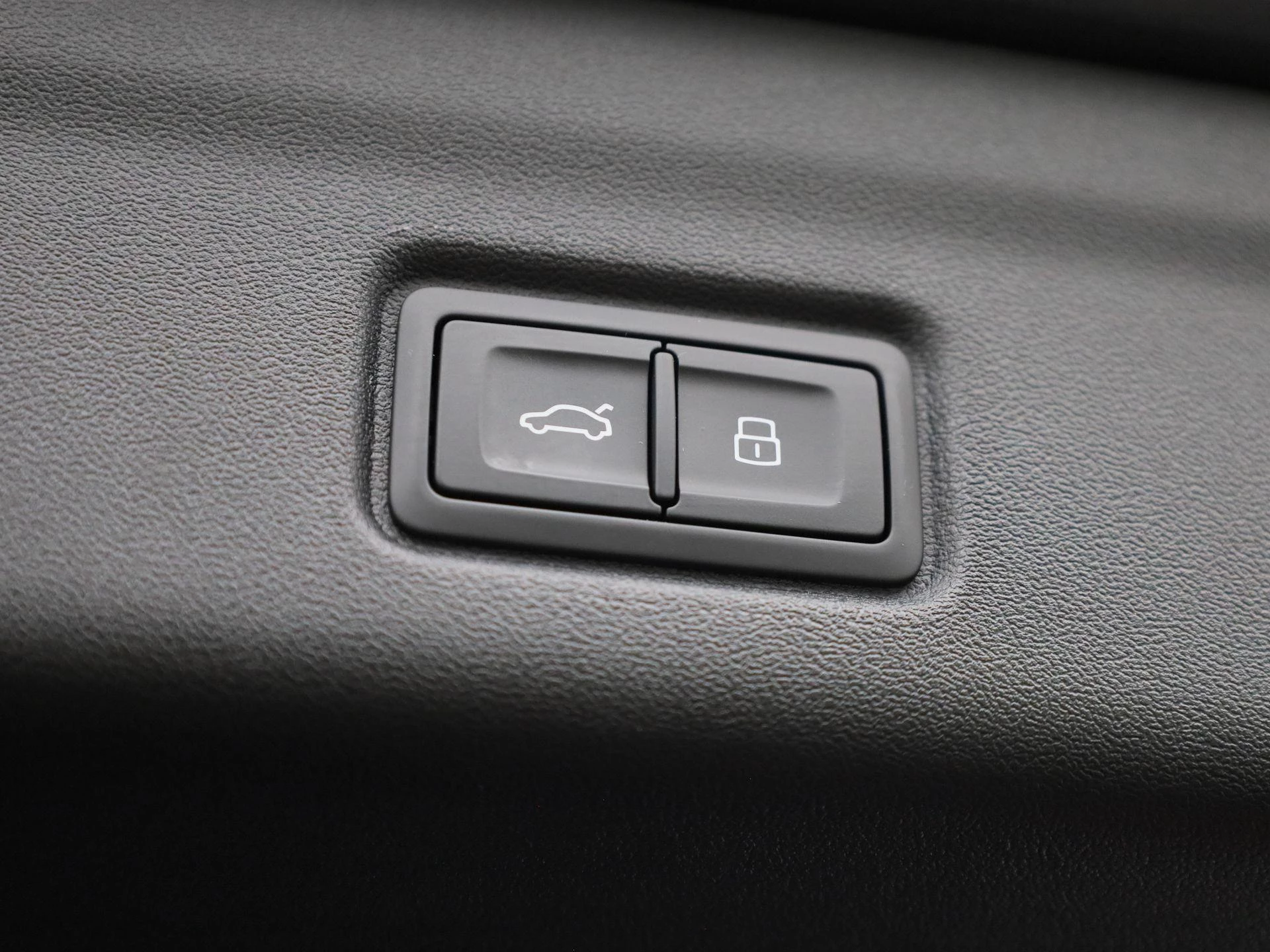 Audi-Q6 e-tron-image-14