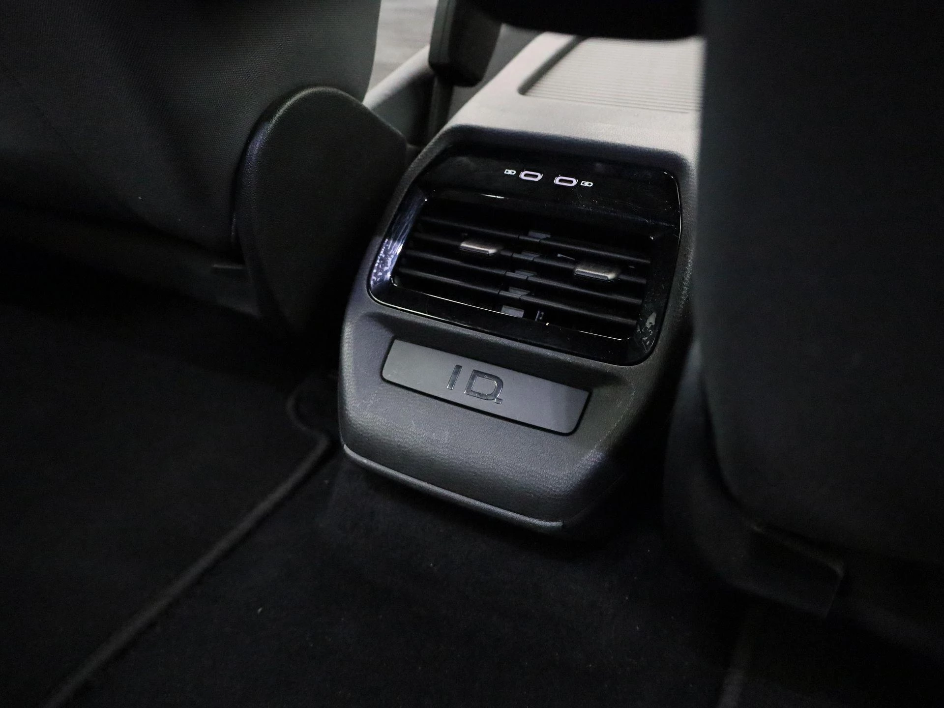 Volkswagen-ID.4-image-38