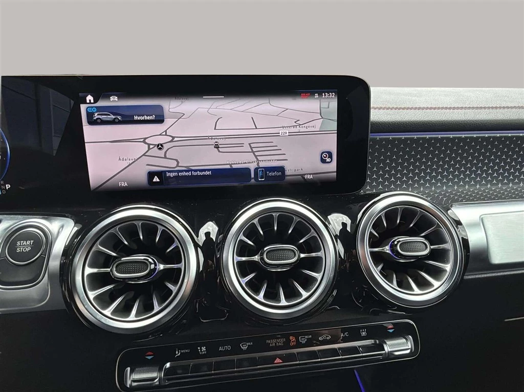 Mercedes-Benz-EQB-image-18