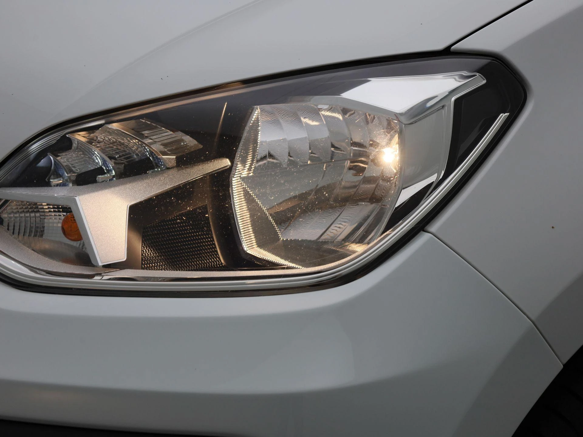 Volkswagen-up!-image-12