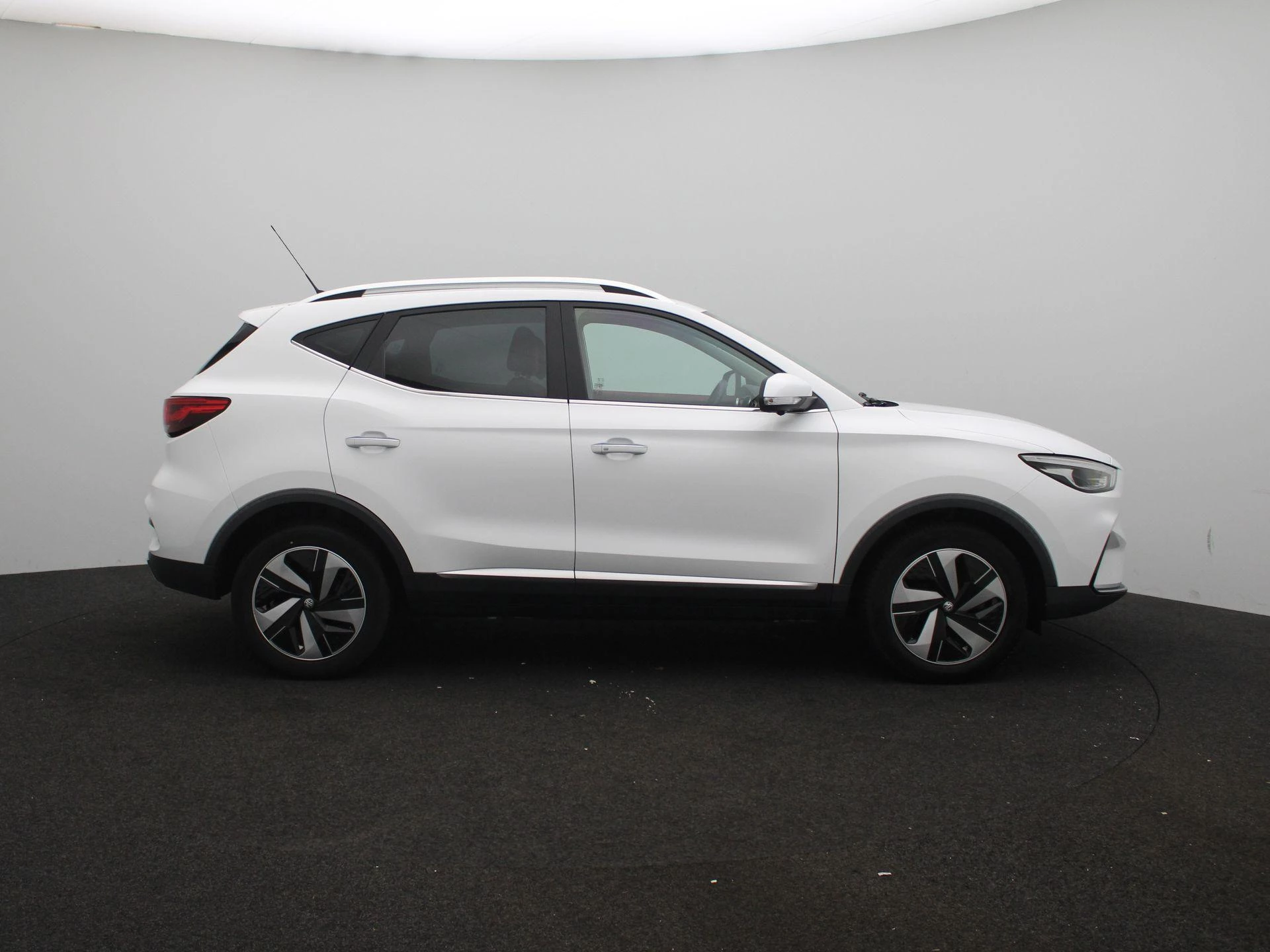 MG ZS EV Standard Range Luxury 50 kWh