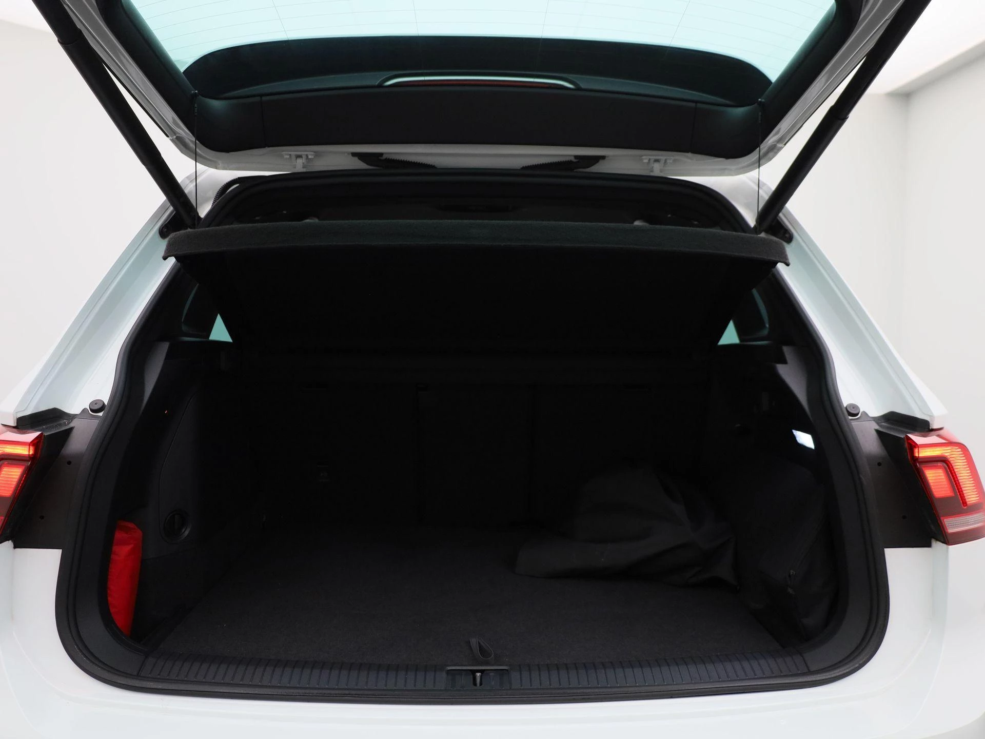 Volkswagen-Tiguan-image-13