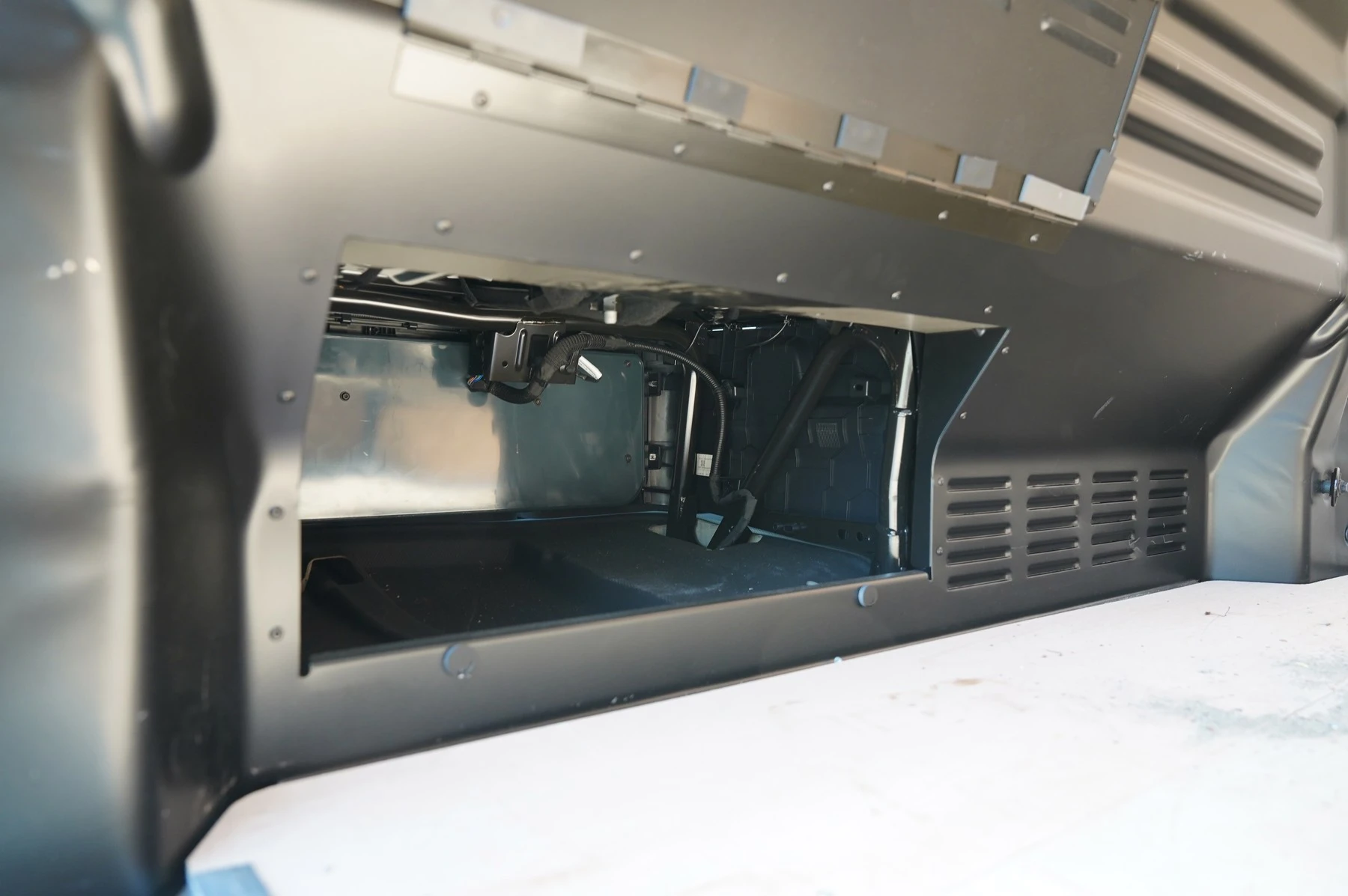 Volkswagen-Transporter-image-10