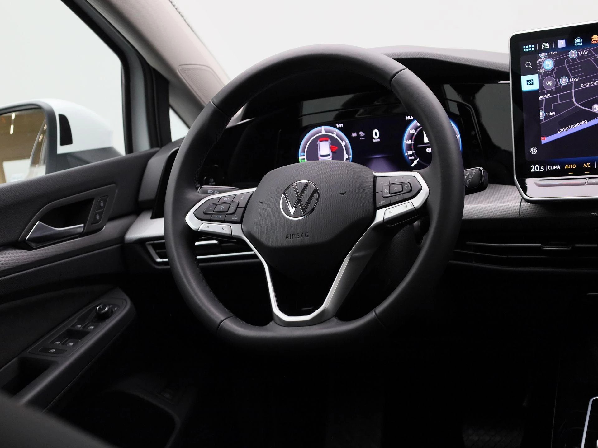 Volkswagen-Golf-image-40