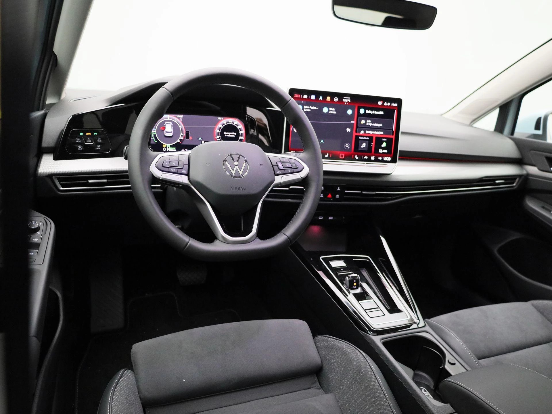 Volkswagen-Golf-image-6