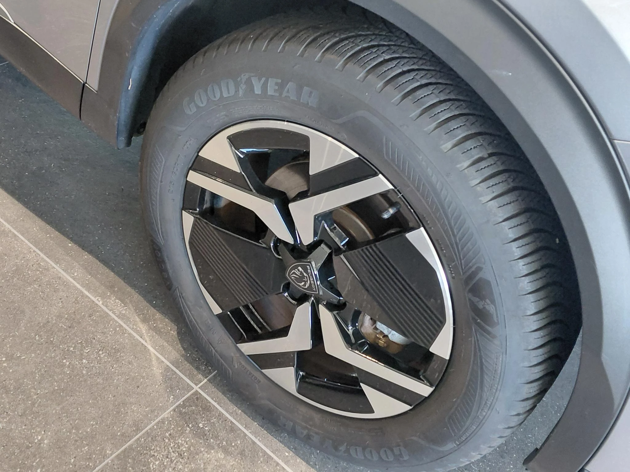 Peugeot-2008-image-4