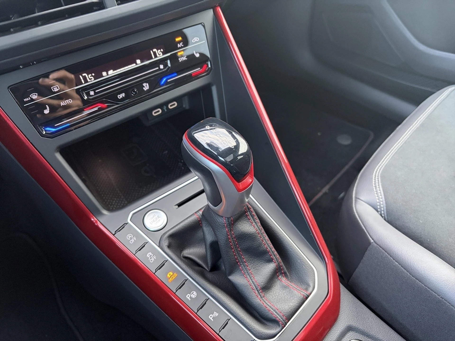 Volkswagen-Polo-image-18