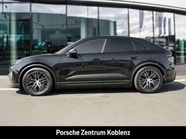 Porsche Macan 4 -