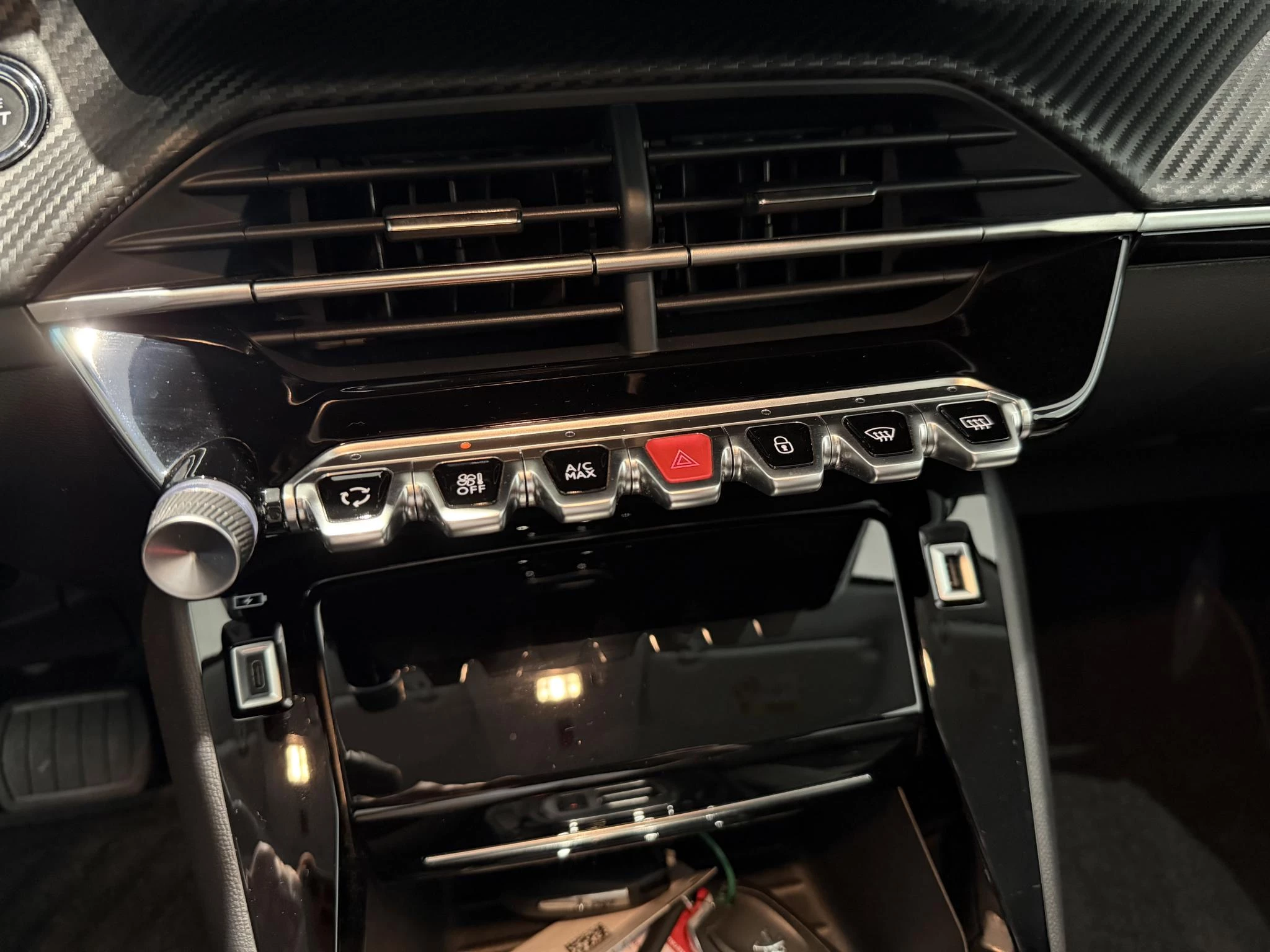 Peugeot-e-208-image-21