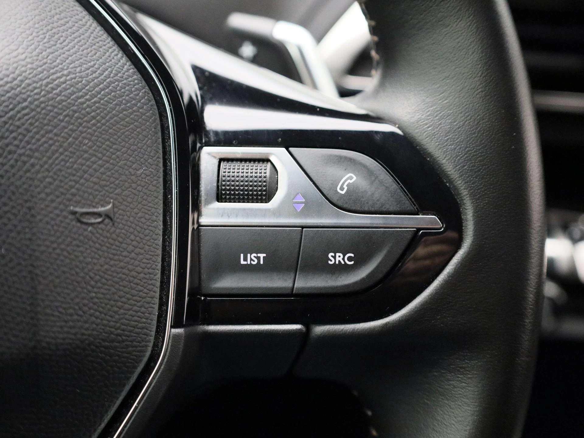 Peugeot-5008-image-17