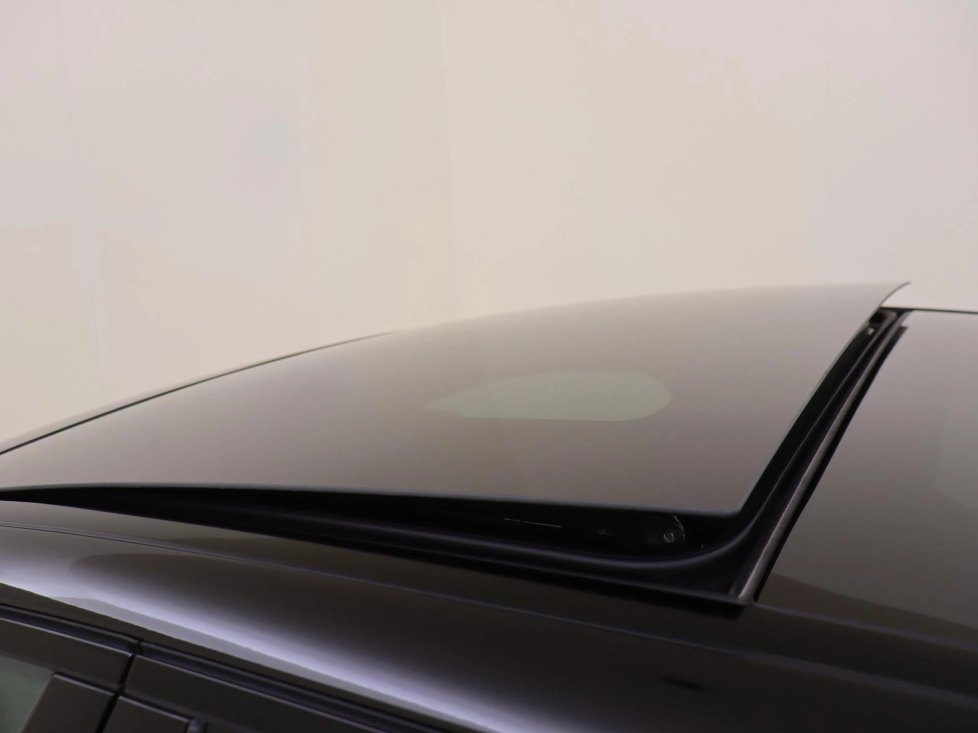 Mercedes-Benz-C-Klasse-image-25