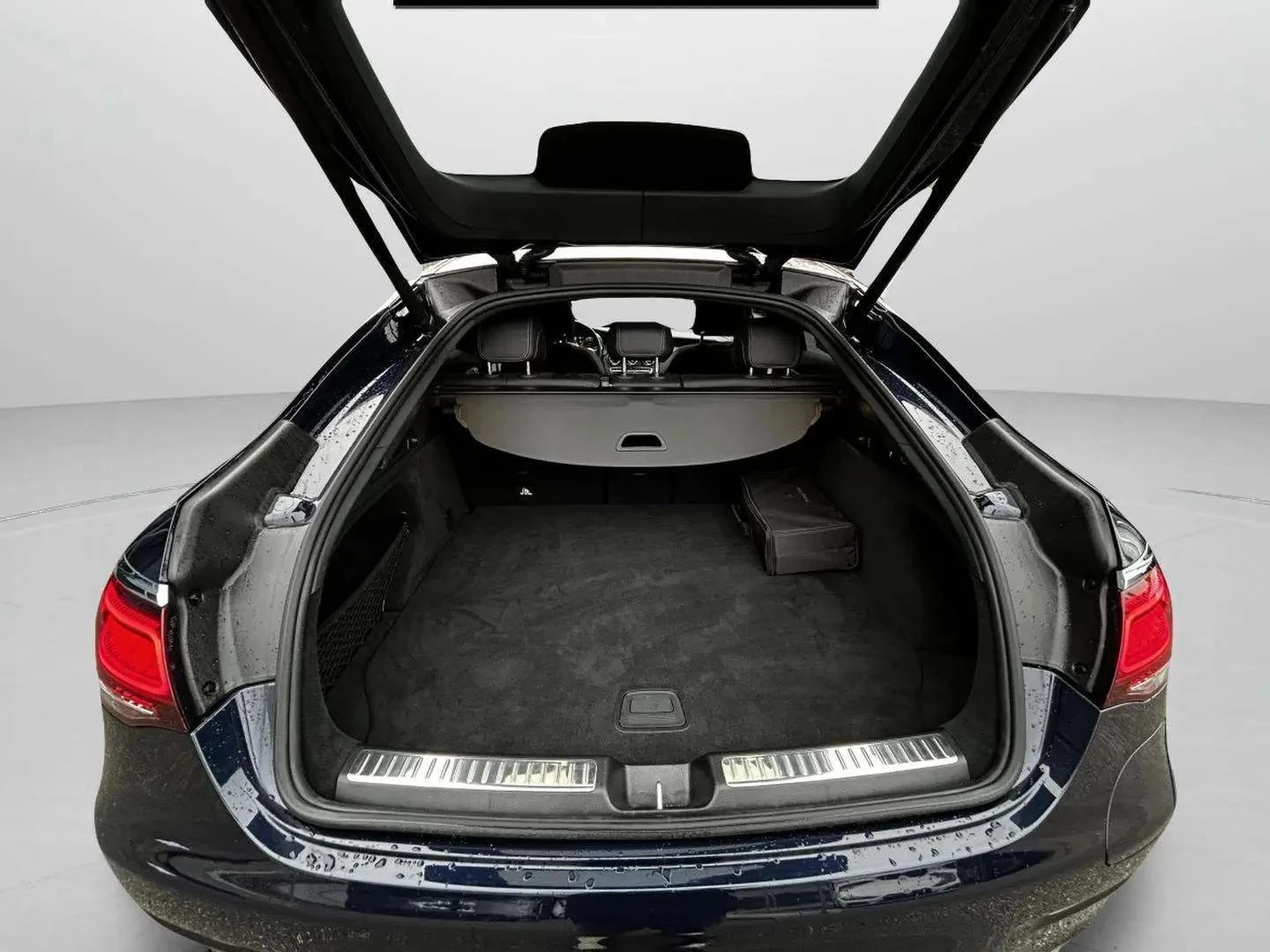 Mercedes-Benz-GLC-image-21