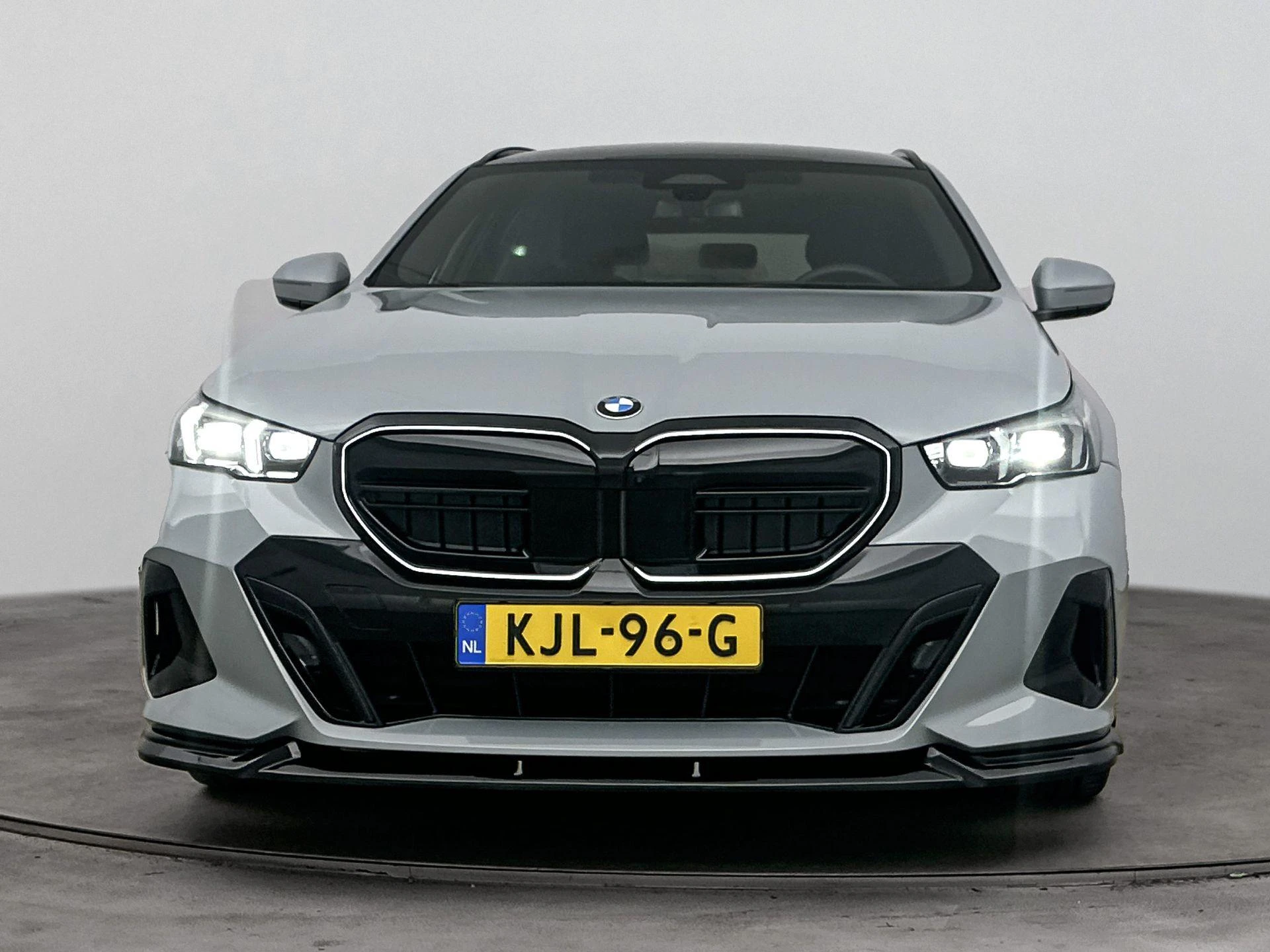 BMW-5 Serie-image-4