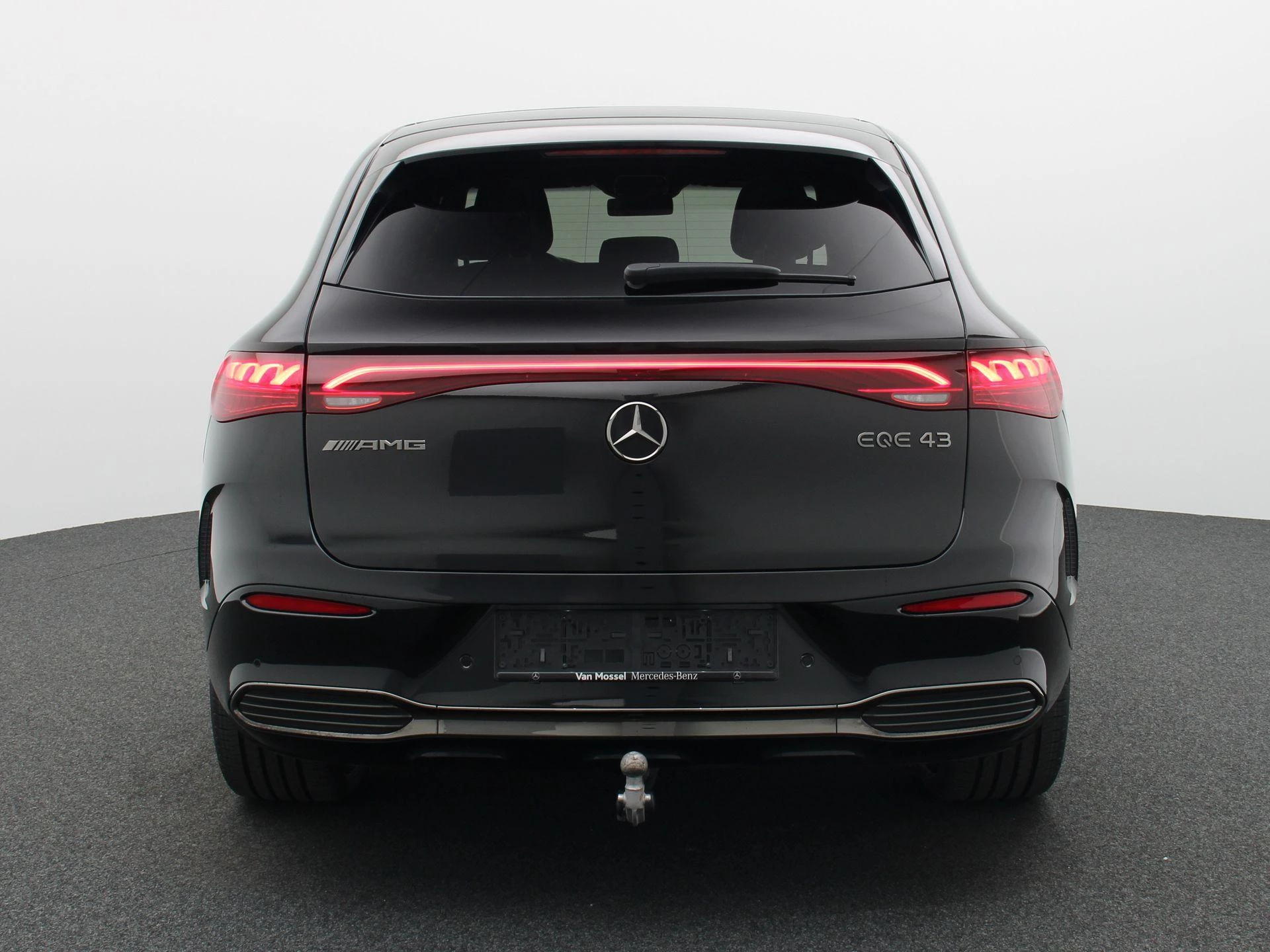 Mercedes-Benz-EQE-image-6